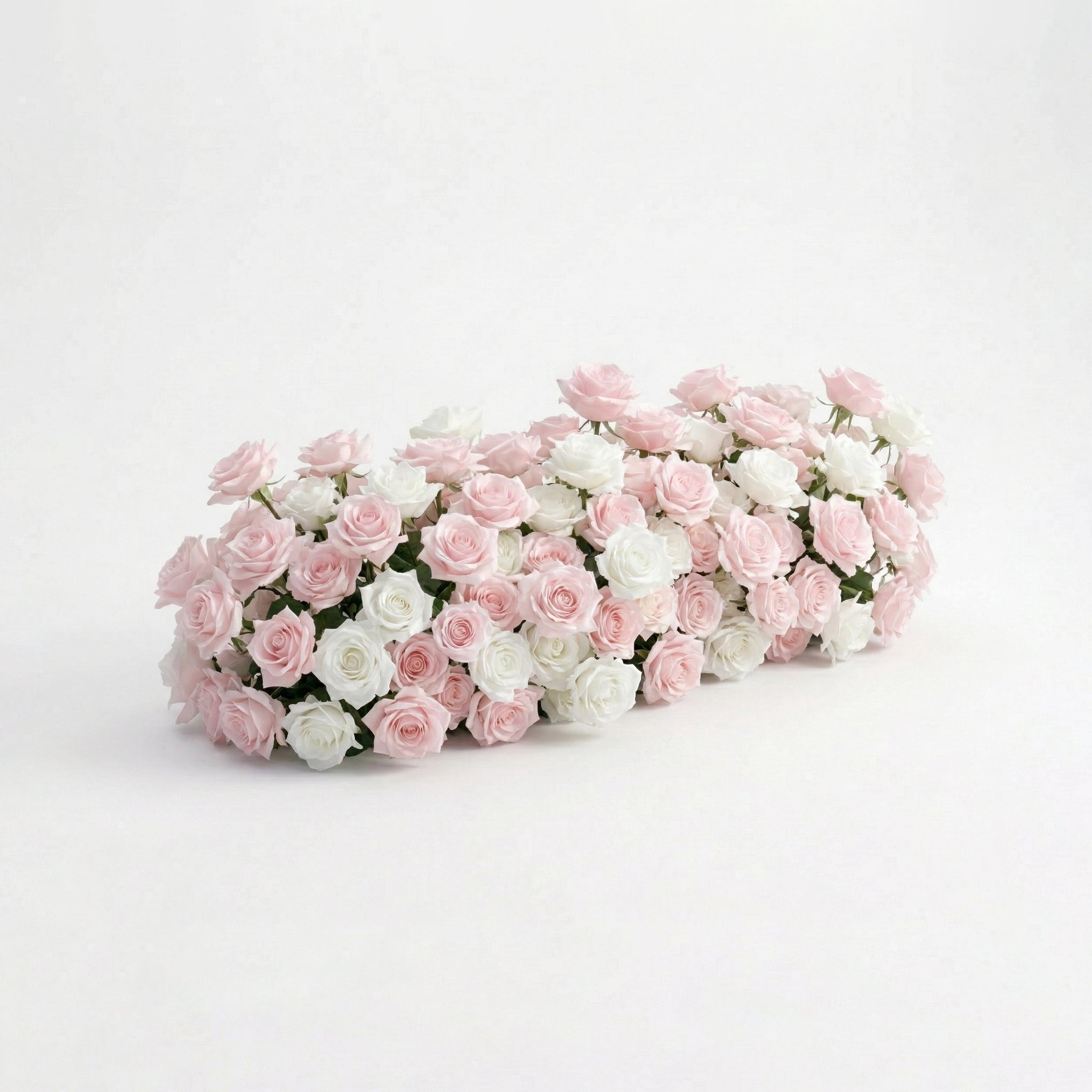Ismira：3D Dreamy Pink &amp; Ivory Heart-Shaped Aritificial Floral Backdrop for Sweet Proposals &amp; Weddings