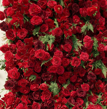 Ivelaria: New Luxury 5D Red Roses Flower Wall with Greenery for Weddings&amp;Event Decor ivelaria detail 2