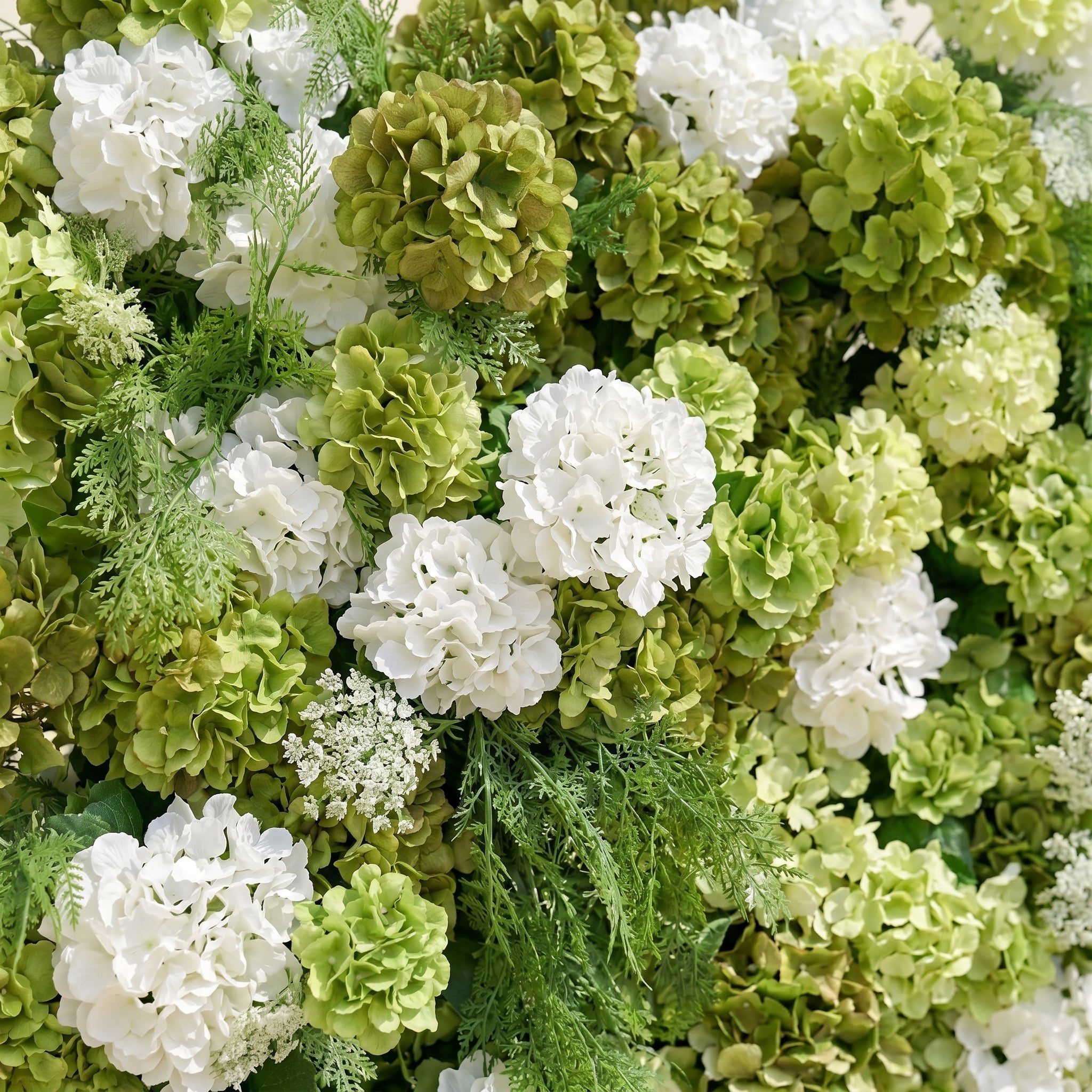 Ivelenna:Serene 5D Light Green &amp; White Floral Wall Roll-Up Backdrop for Spring-Themed Celebrations