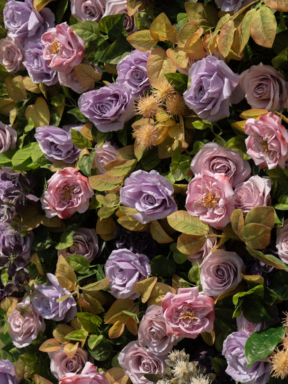 Lorlune 5D Fabric Artificial rolling up curtain flower wall — floral detail