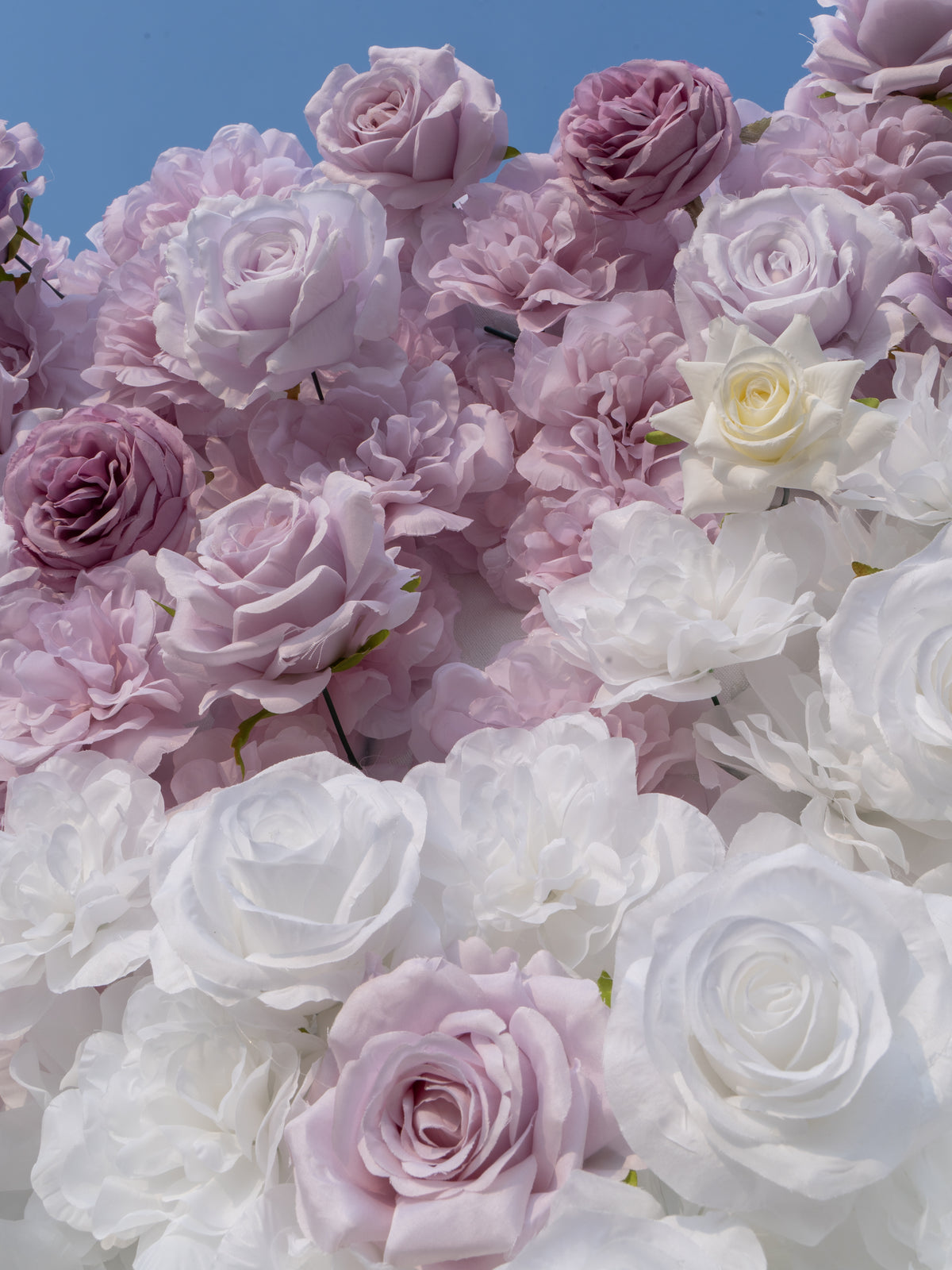 Maira: 3D Fabric Artificial Zip Up Curtain Flower Wall For Wedding and Events Decoration