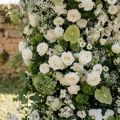 Marellina:5D Green &amp; Ivory White Silk Rose Flower Wall Roll-Up Fabric Backdrop for Romantic Weddings &amp; Proposals