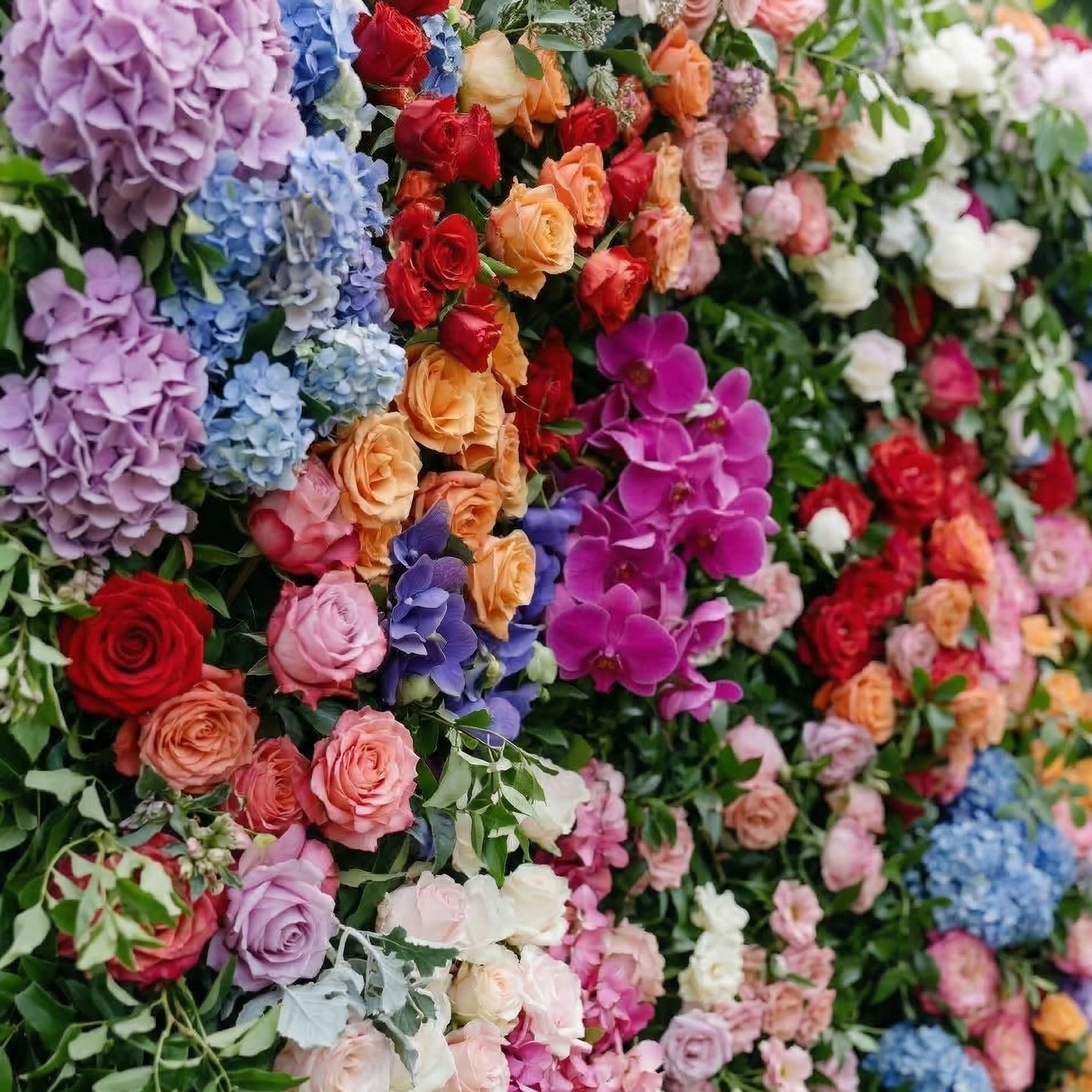 Noirae: 5D Wildflower Mix &amp; Lush Greenery Silk Rose Flower Wall Roll-Up Fabric Backdrop for Garden Events Decor