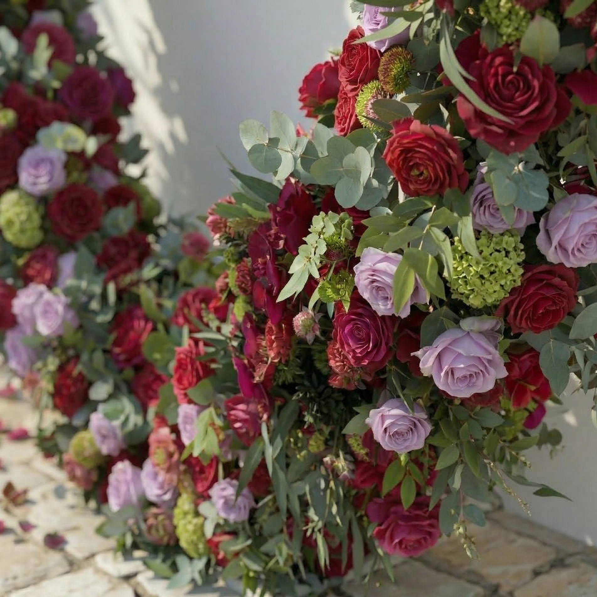 Solmira: Luxury Berry-Toned &amp; Pale Purple Heart Flower Arch with Mixed Foliage for Proposal Decor