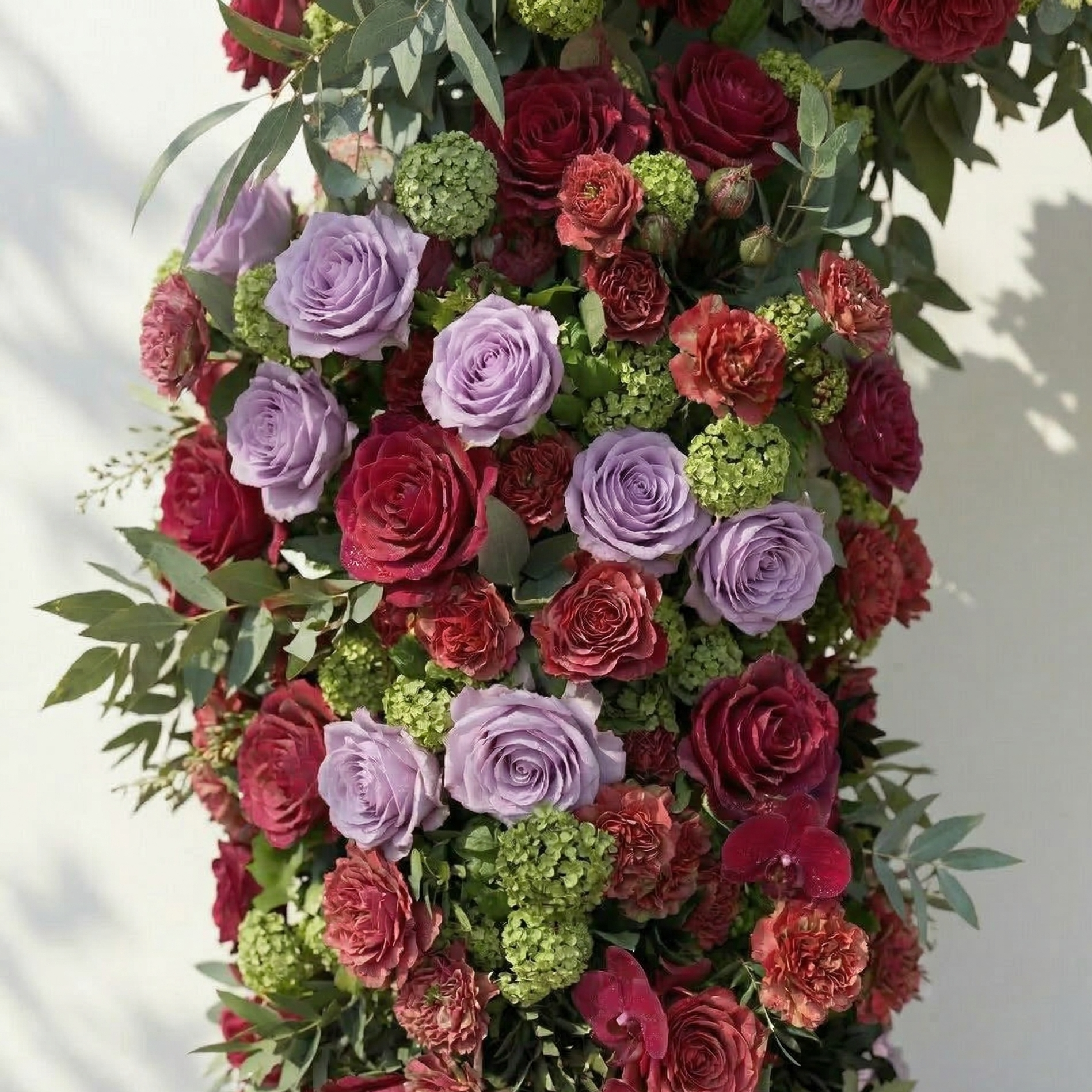 Solmira: Luxury Berry-Toned &amp; Pale Purple Heart Flower Arch with Mixed Foliage for Proposal Decor