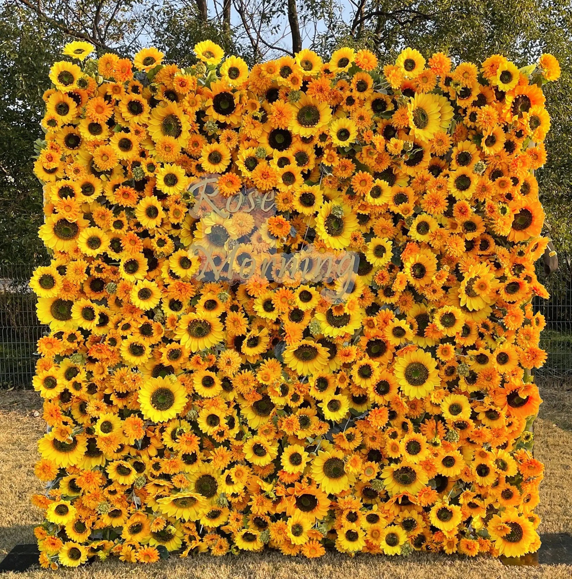 Sunflower：5D Fabric Artificial rolling up curtain flower wall