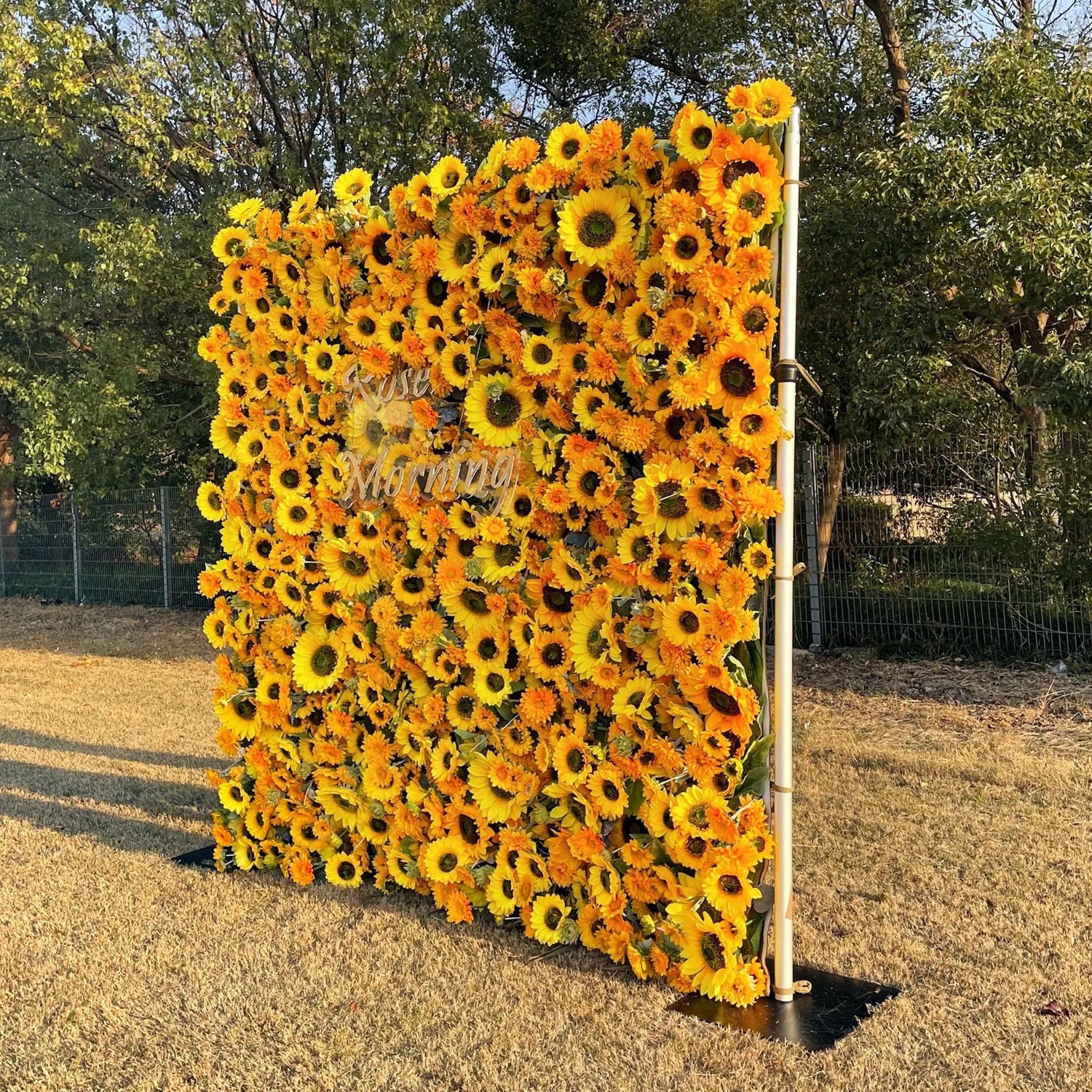 Sunflower：5D Fabric Artificial rolling up curtain flower wall