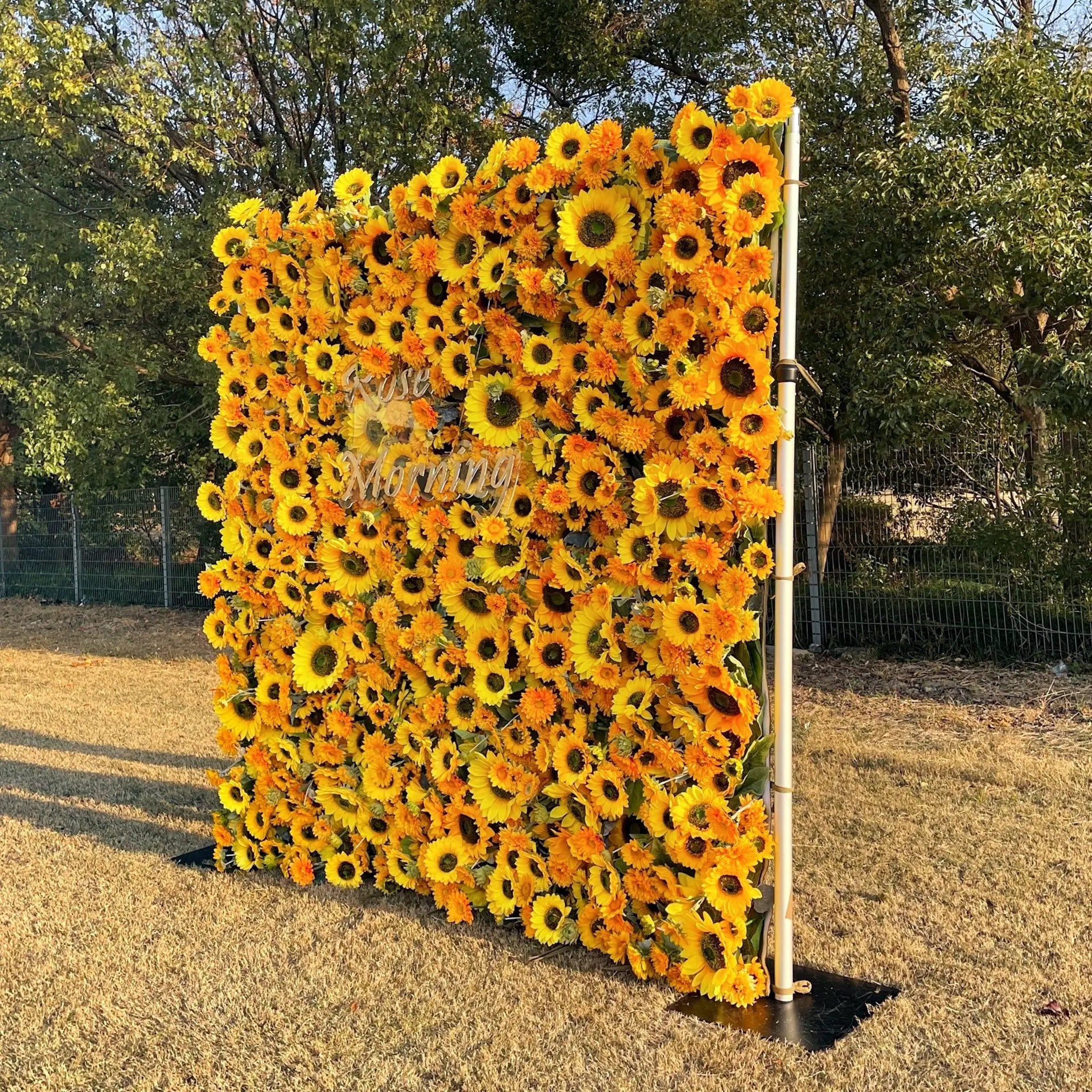 Sunflower：5D Fabric Artificial rolling up curtain flower wall