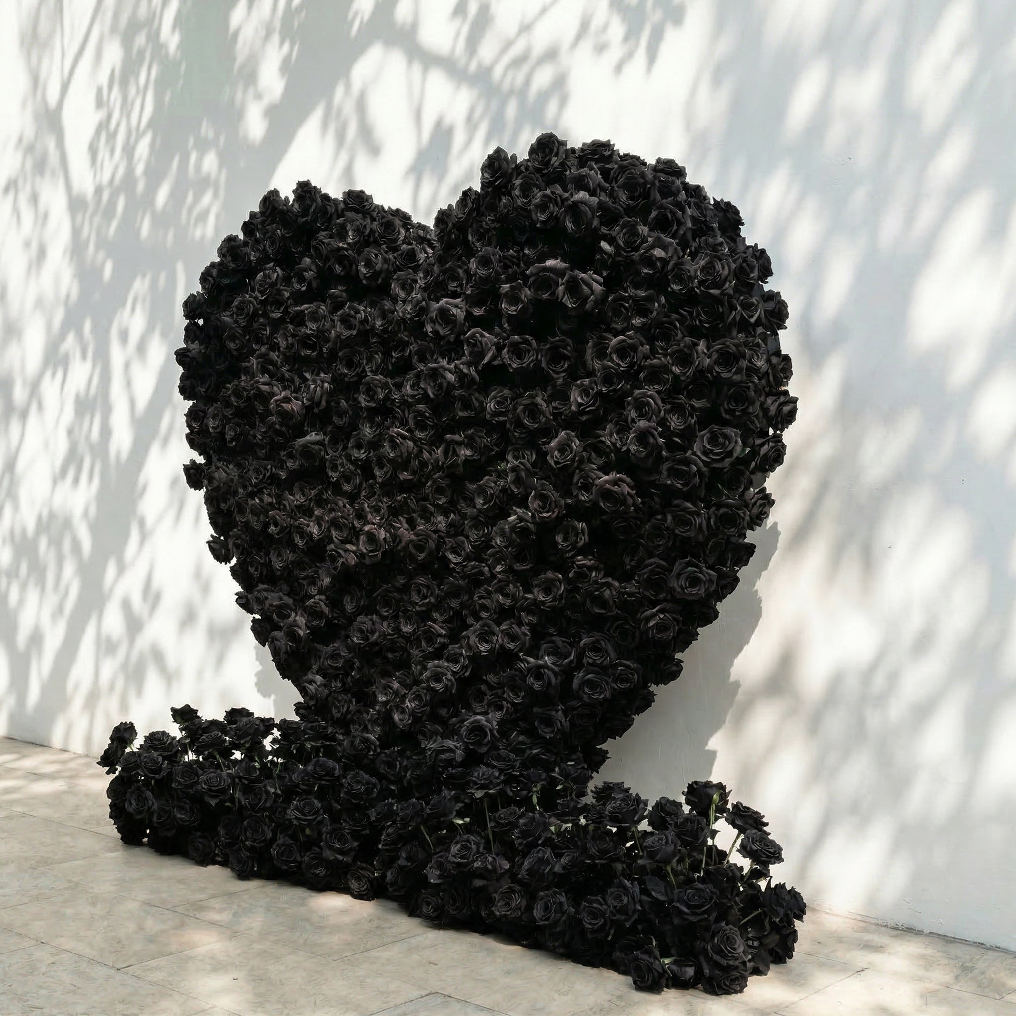 Xelune: 3D Mysterious All-Black Heart-Shaped Artificial Floral Backdrop for Luxury Photo Booth &amp; Events
