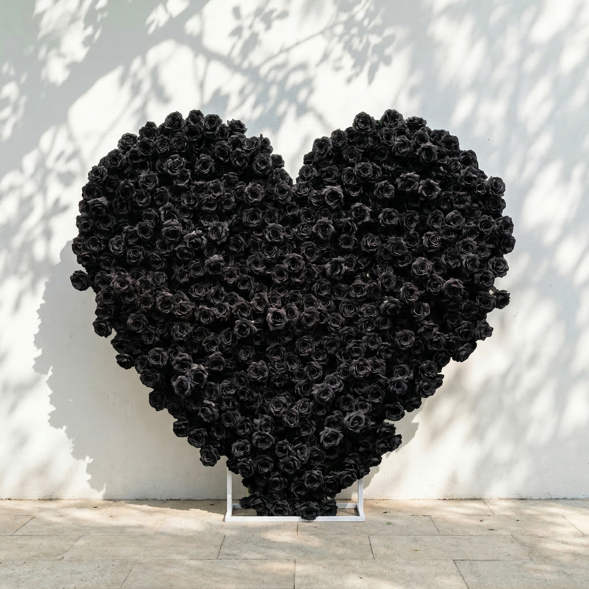 Xelune: 3D Mysterious All-Black Heart-Shaped Artificial Floral Backdrop for Luxury Photo Booth &amp; Events