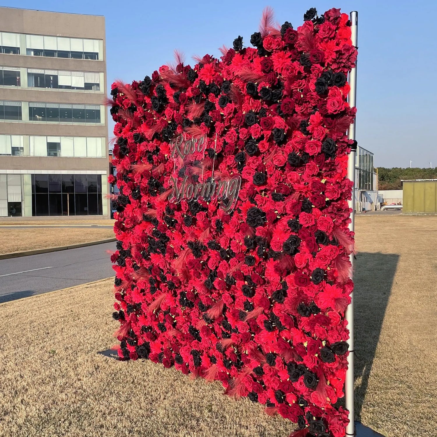 Zack：4D Fabric Artificial Flower Wall Rolling Up Curtain Flower Wall