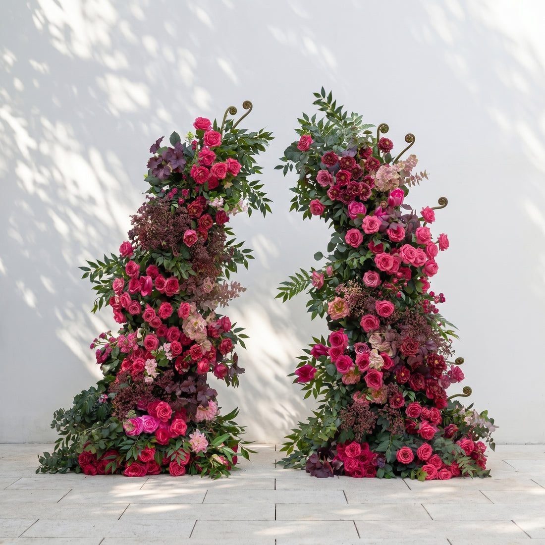 Zarenette Horn Arch: 2026 New Luxury Floral Arch with Red&amp;Pink Roses and Greenery Flower Arch for Weddings&amp;Events Decoration Incuding Frame