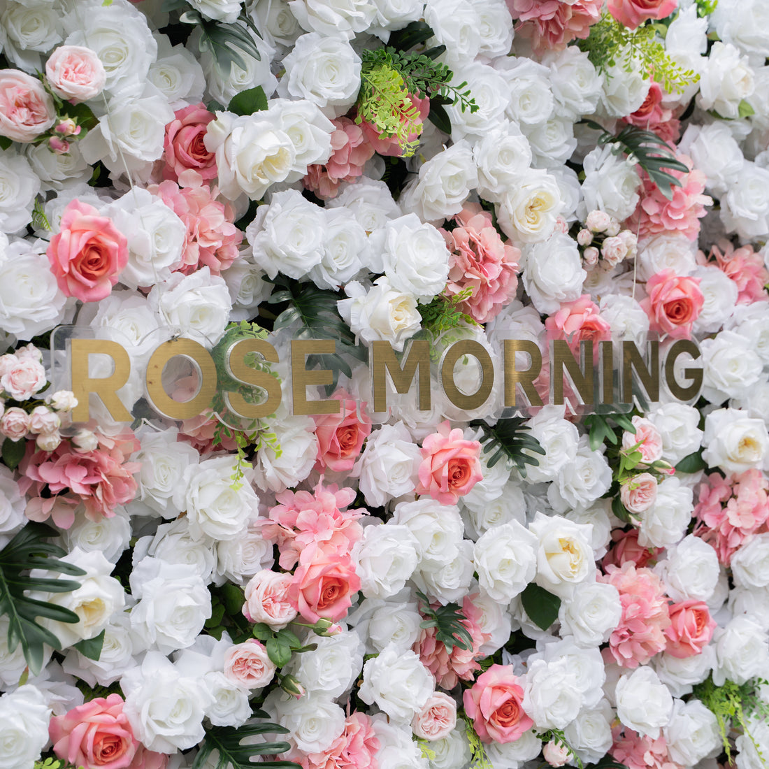Alissa：5D Fabric Artificial rolling up curtain flower wall