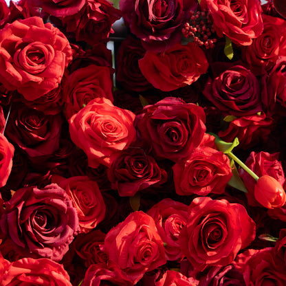 Annelise: 5D Pure Red Silk Rose with Blue hydrangeas Flower Wall Roll-Up Fabric Backdrop for Elegant Weddings &amp; Events Decoration