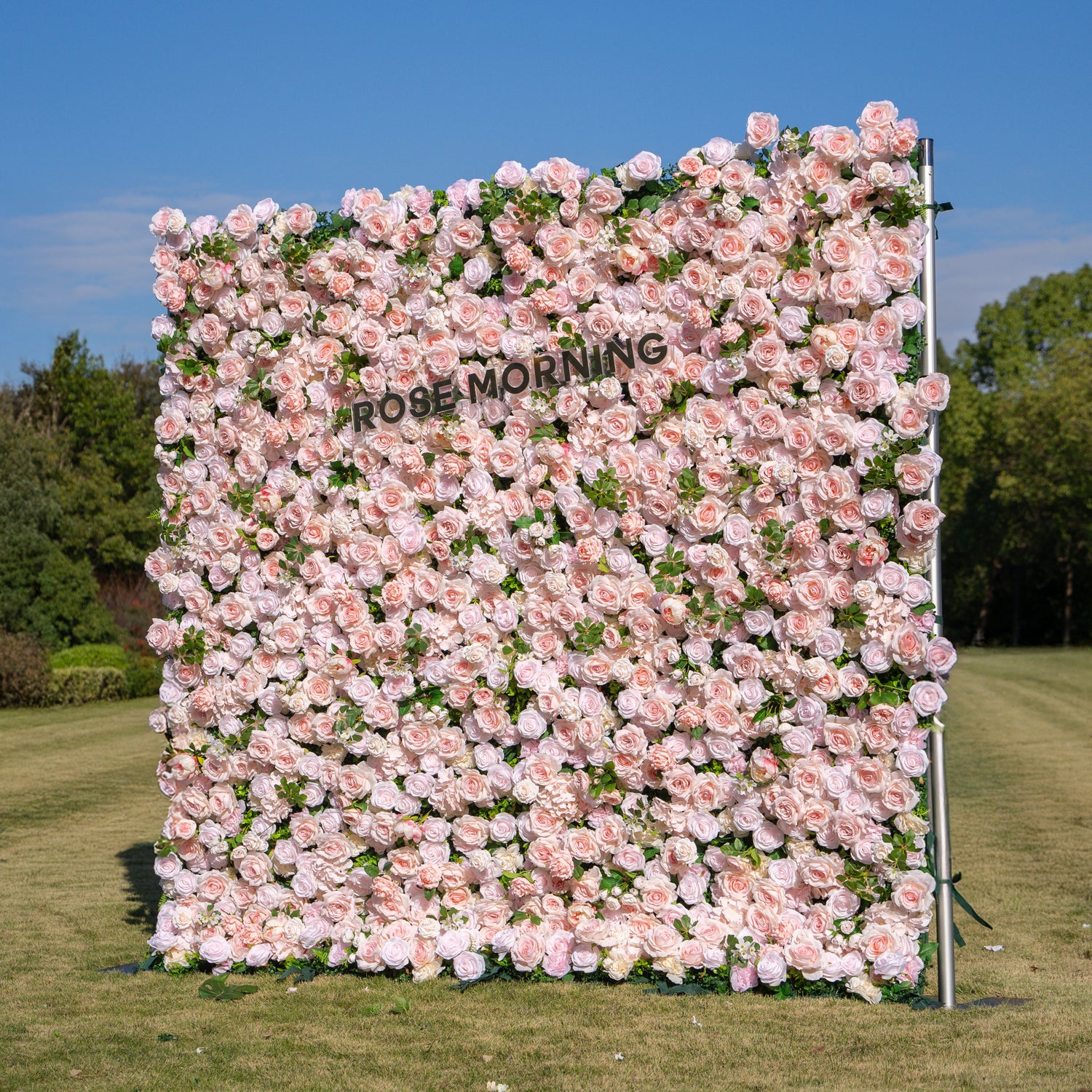 Annette：5D Fabric Artificial rolling up curtain flower wall