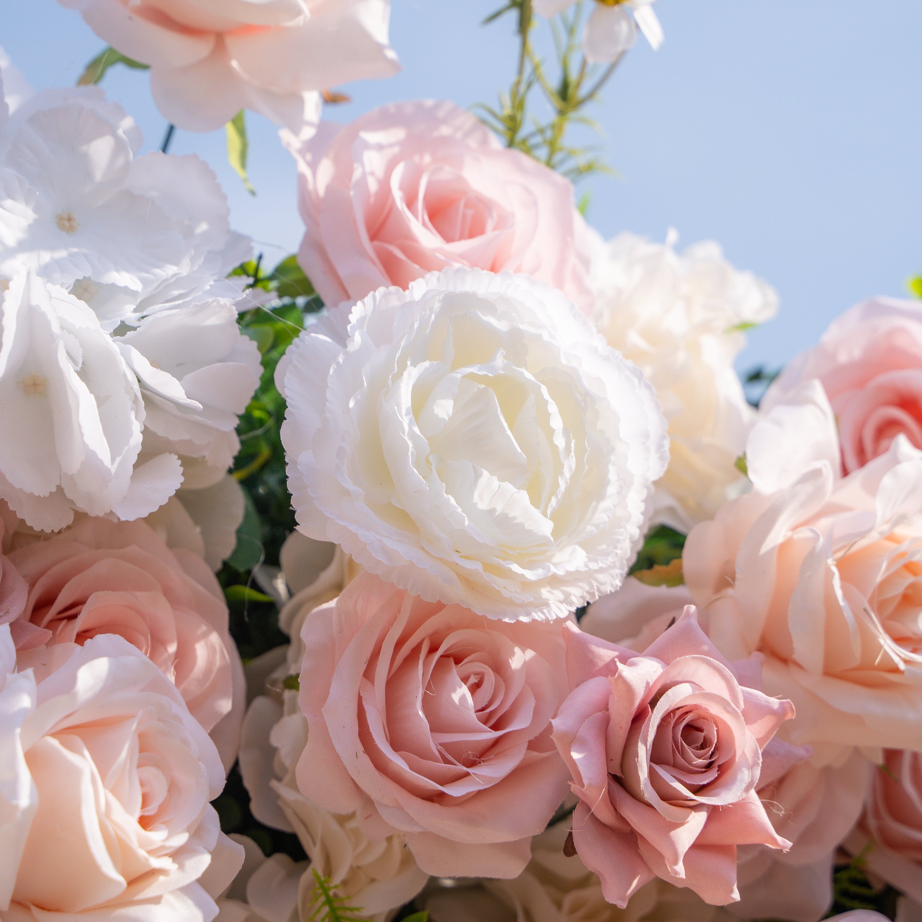 Solara: 3D Elegant Ivory &amp; Blush Rose Silk Flower Wall Curtain for Wedding Ceremony &amp; Events Decor