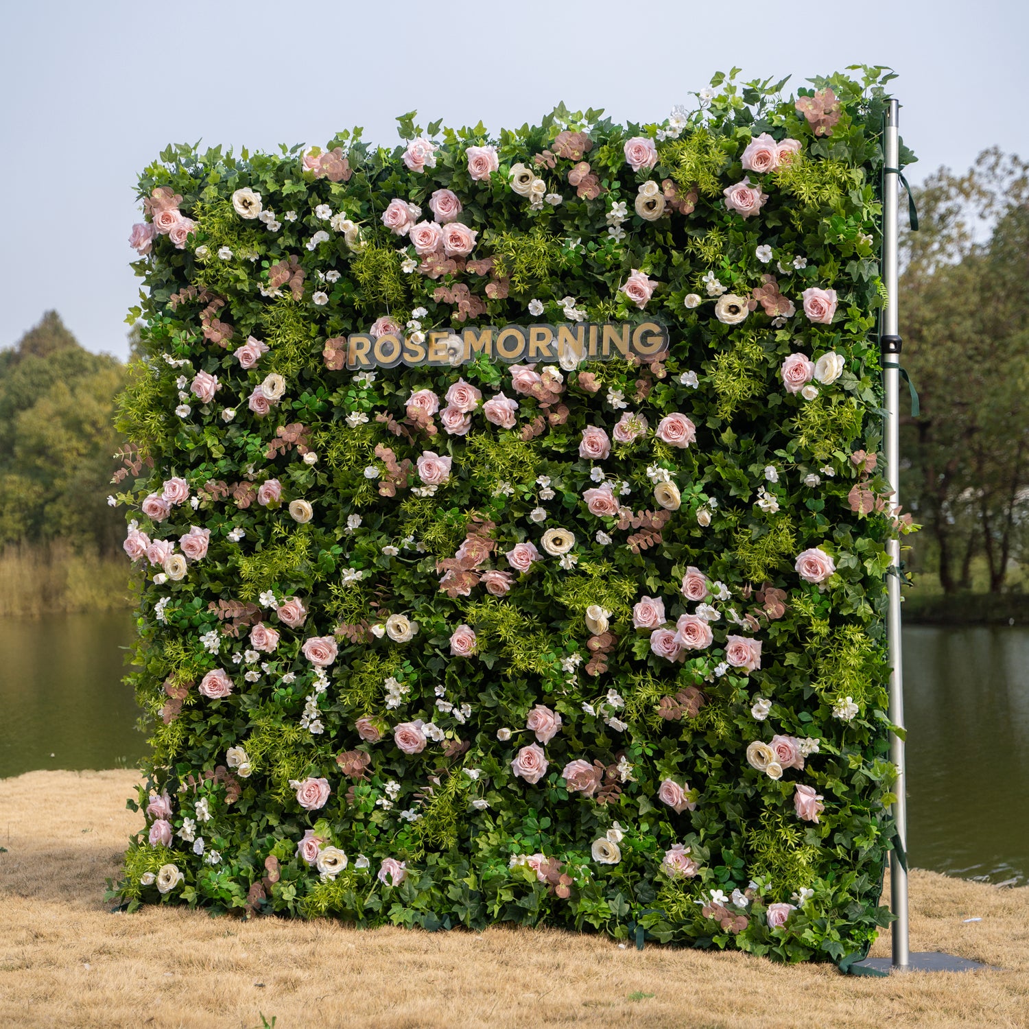 Bettina：4D Fabric Artificial rolling up curtain flower wall