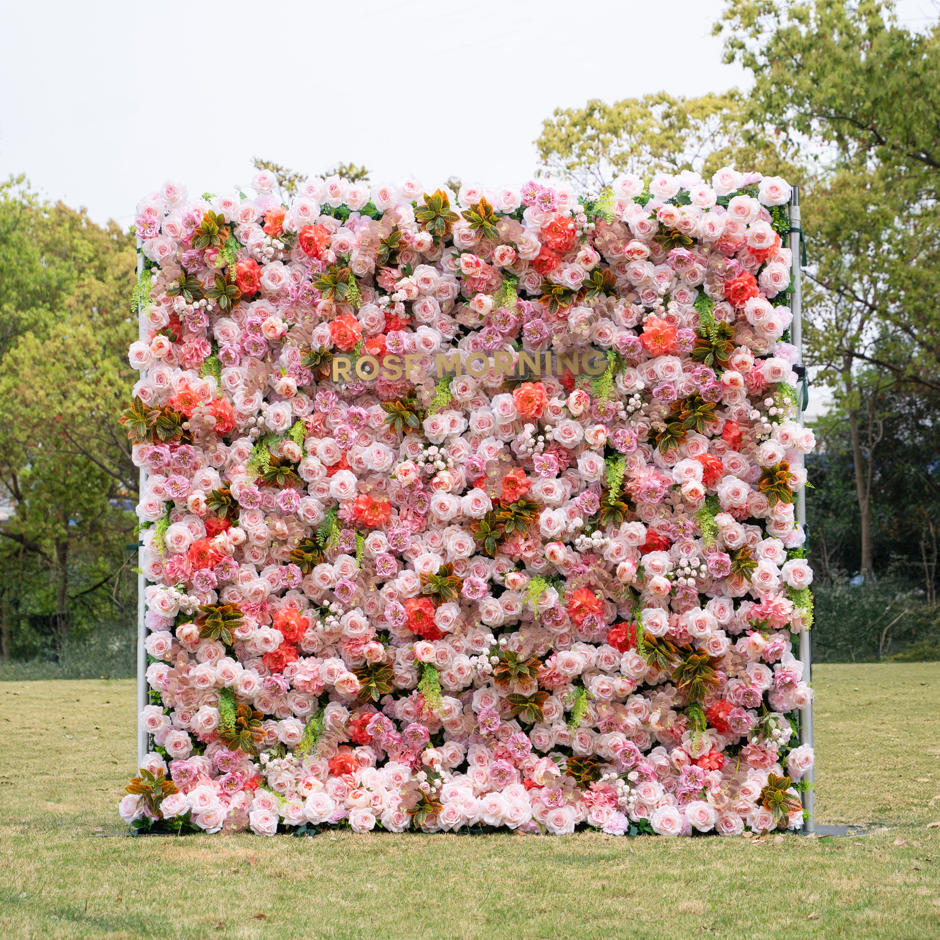 Daniela ：5D Fabric Artificial rolling up curtain flower wall