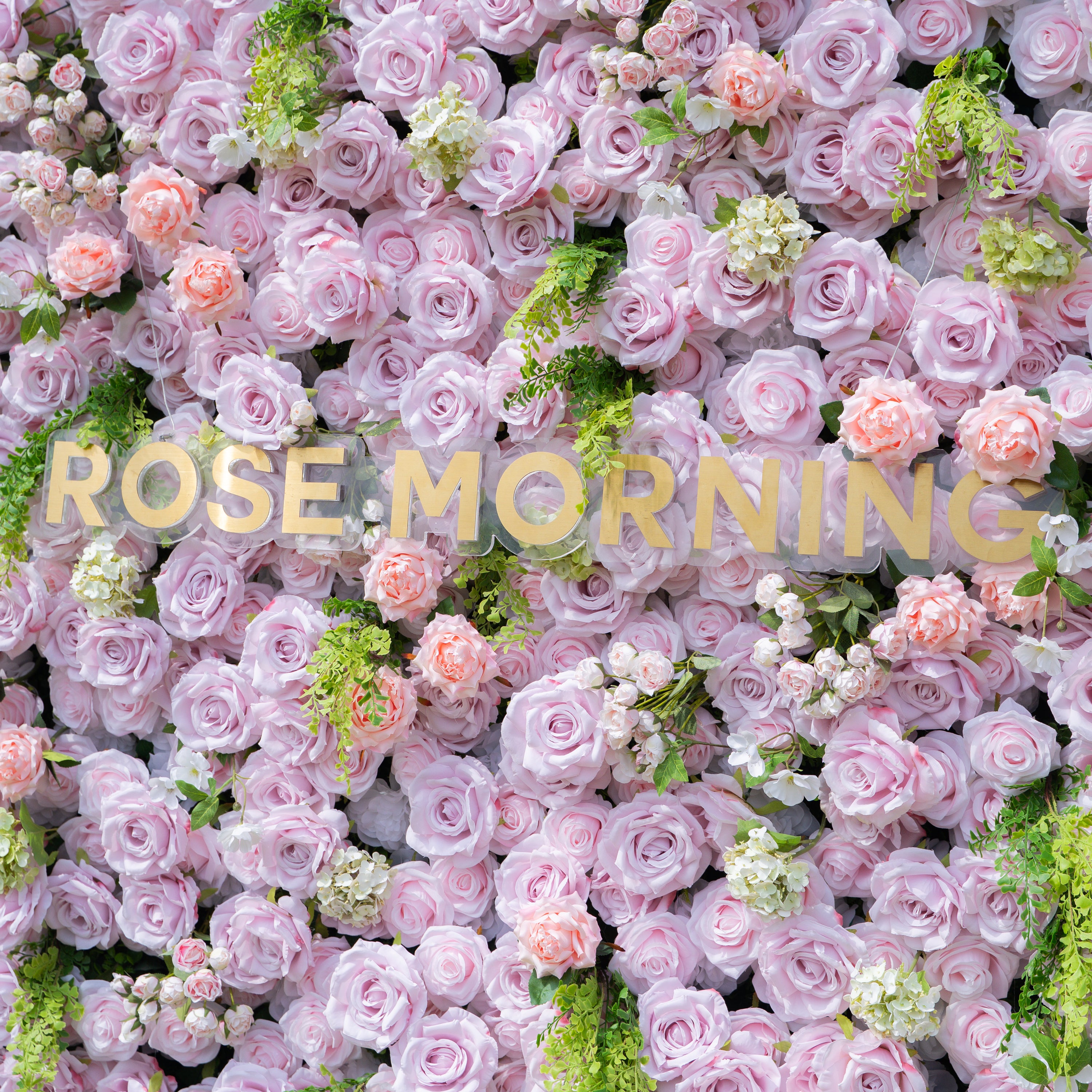 Debra：5D Fabric Artificial rolling up curtain flower wall