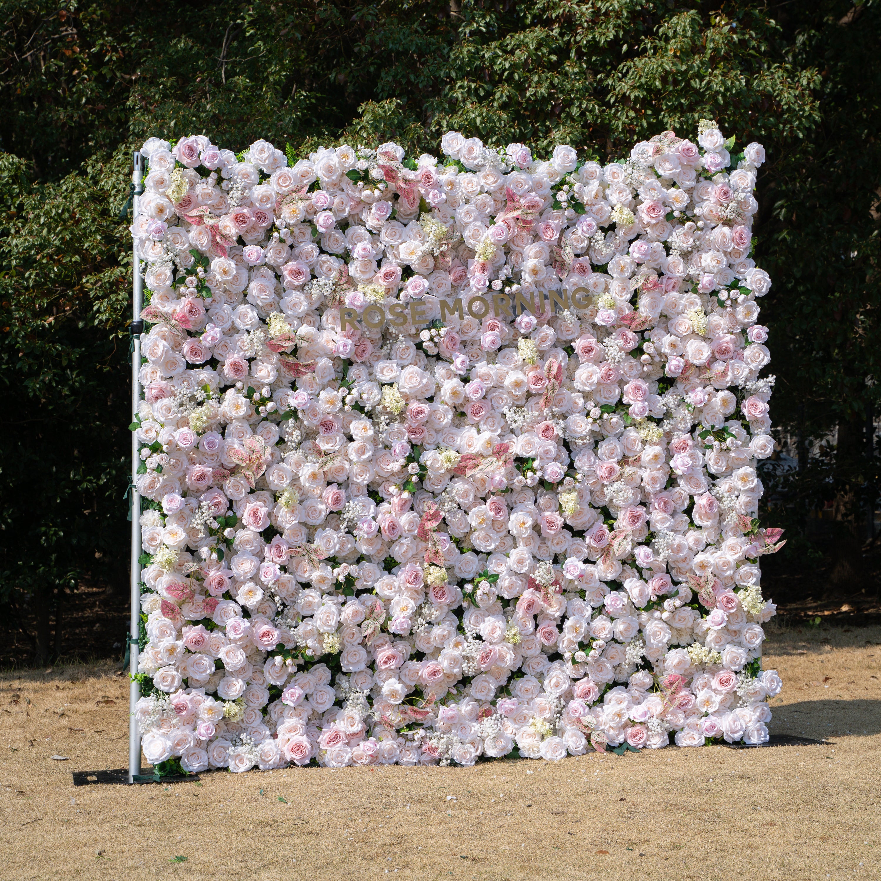 Ebony：5D Fabric Artificial rolling up curtain flower wall