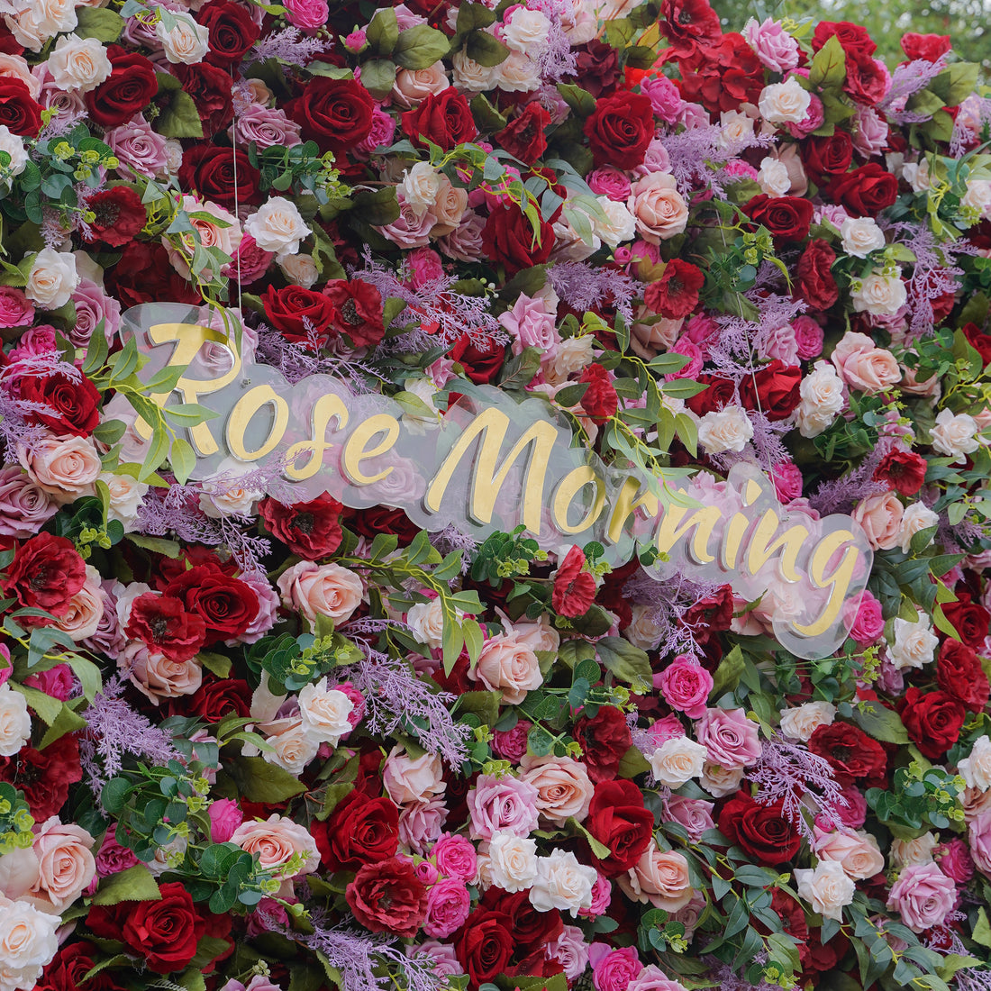 The flower walls are made of artificial flowers in various colors, layered at different levels to create a lush, elegant and natural look. The exclusive zipper design and roll-up design make it easy to install and remove.Rose Morning