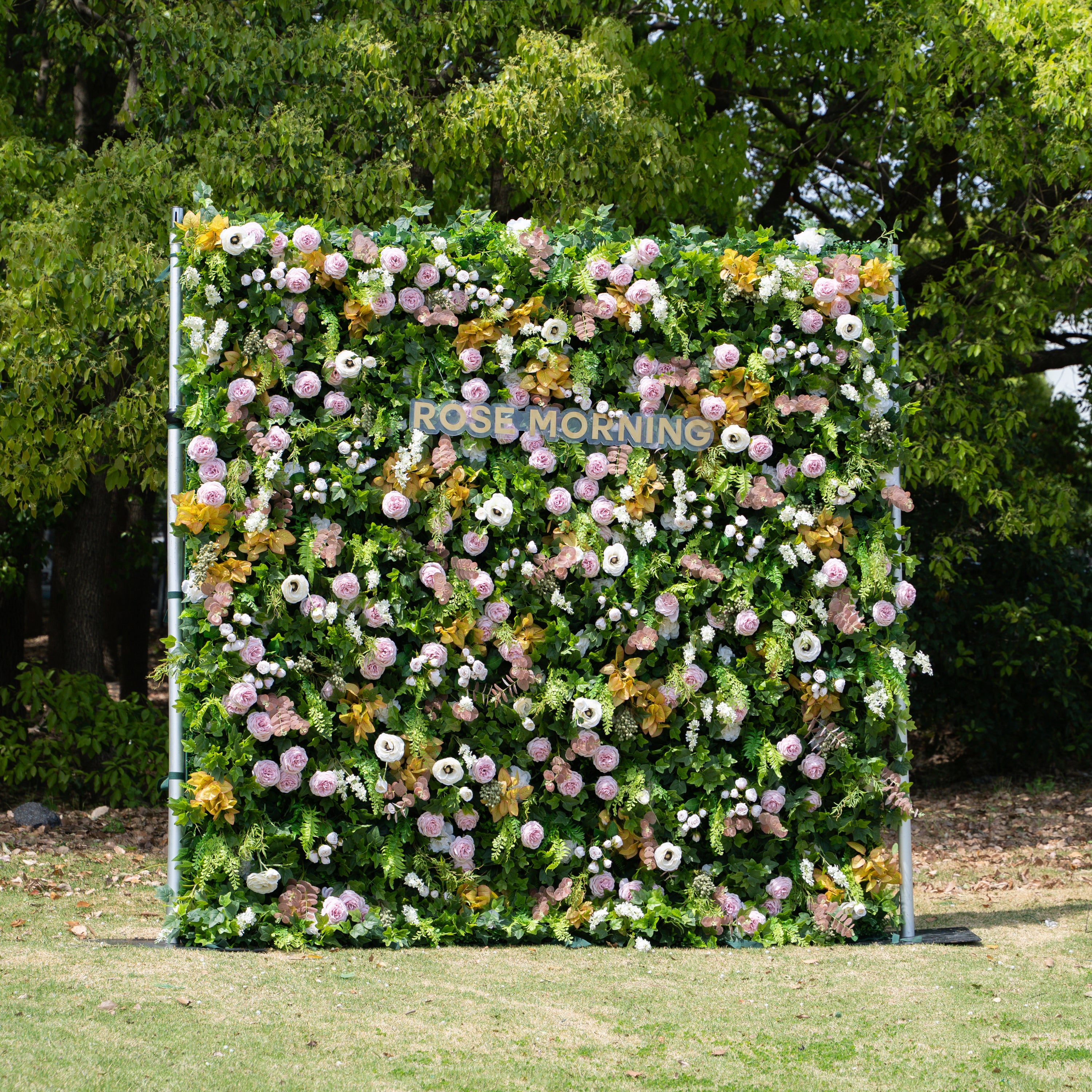 Fabrizia：5D Fabric Artificial rolling up curtain flower wall