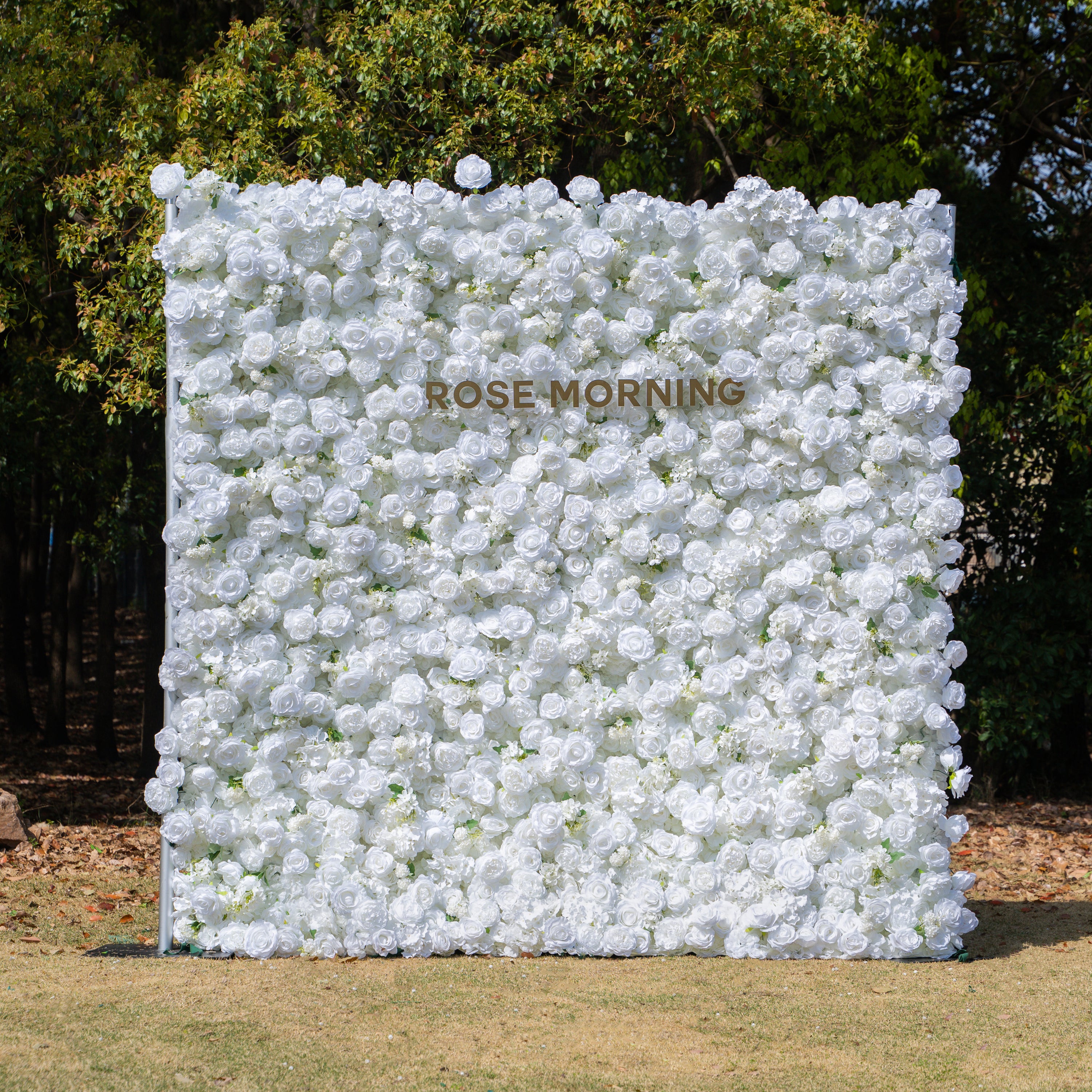 Felicity：5D Fabric Artificial rolling up curtain flower wall