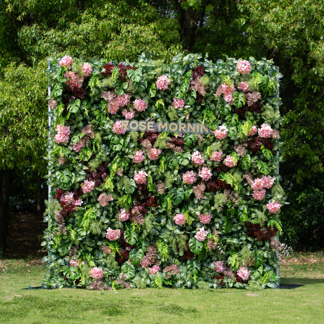 Giuliana：4D Fabric Artificial rolling up curtain flower wall
