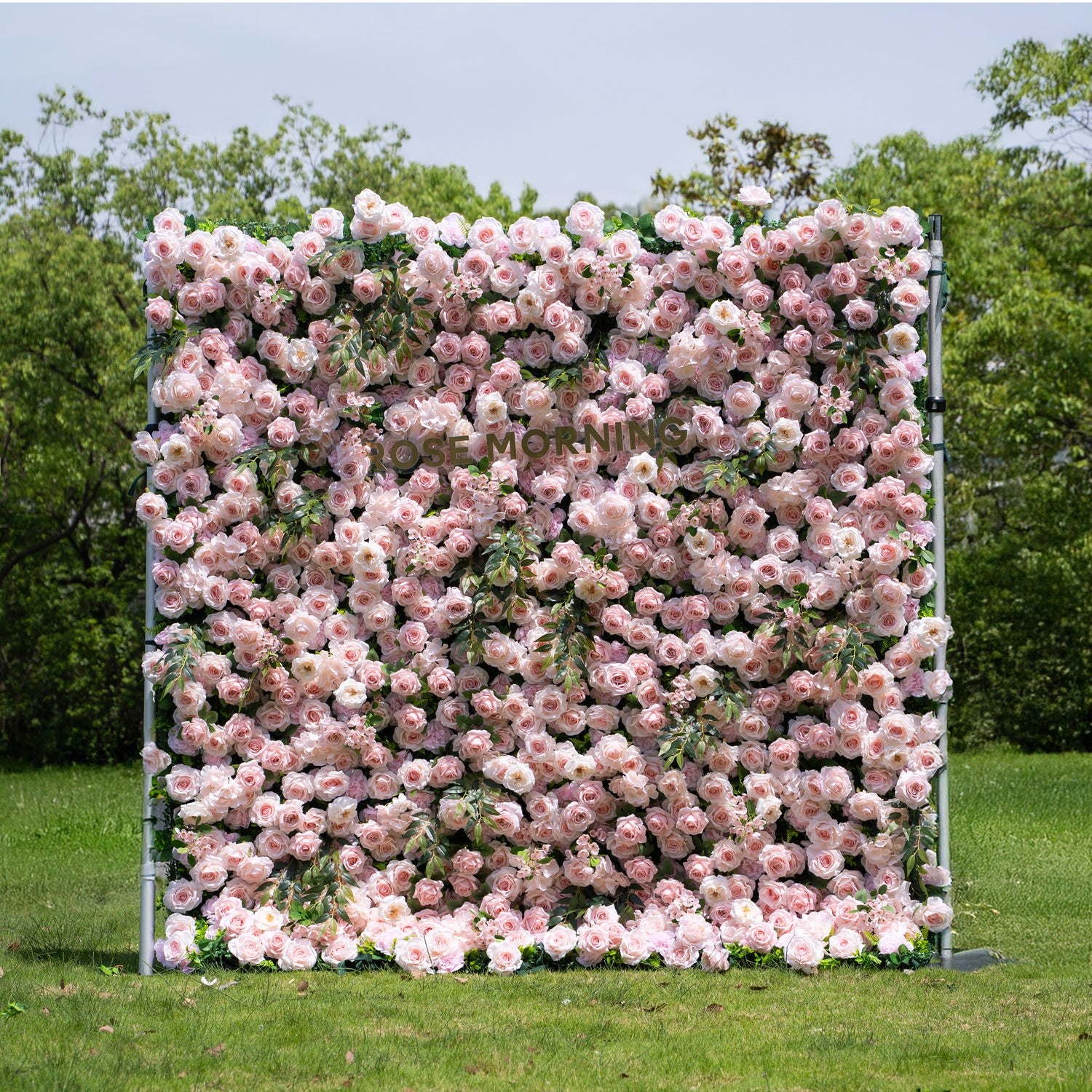 Juli：3D Fabric Artificial rolling up curtain flower wall