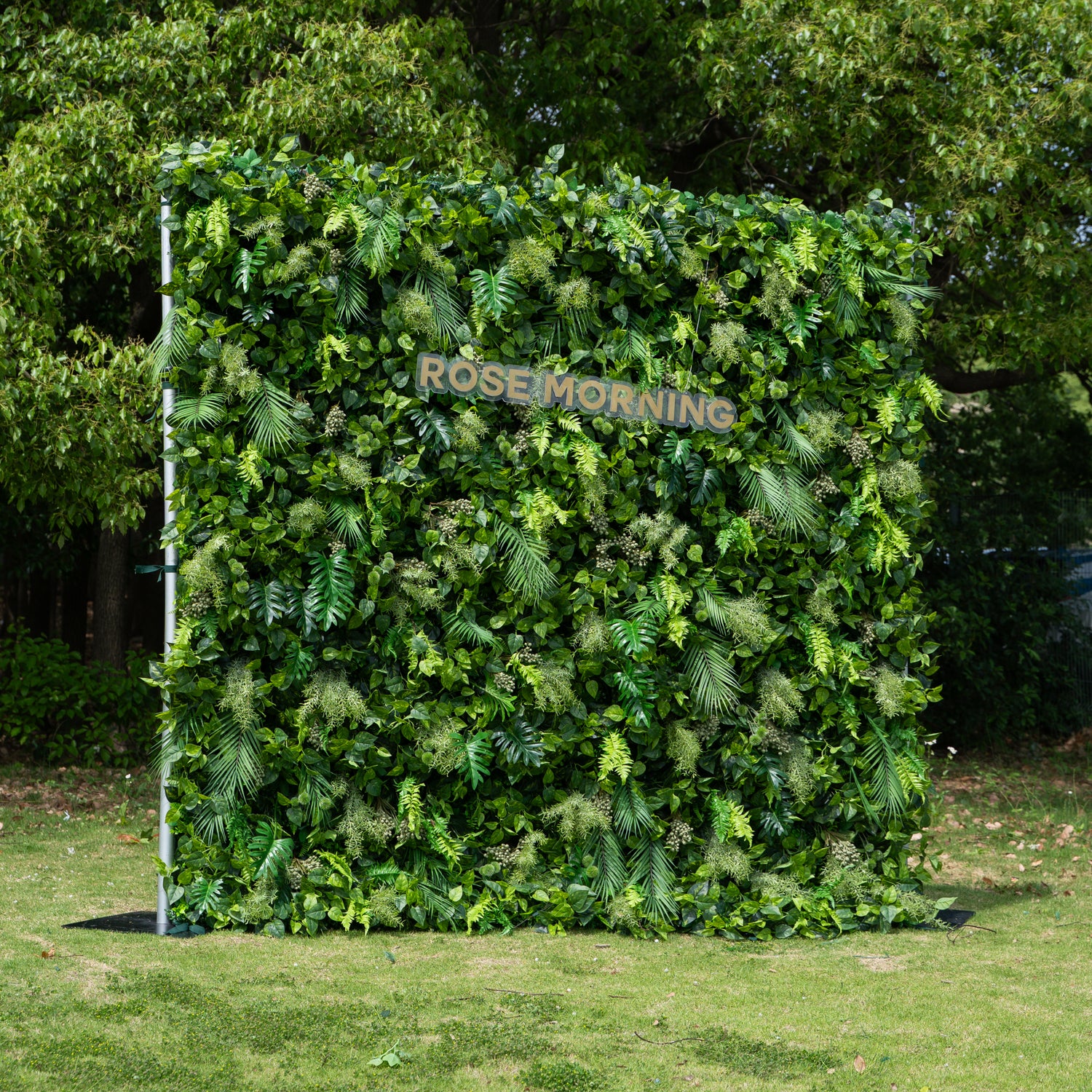 Kerline：4D Fabric Artificial rolling up curtain flower wall