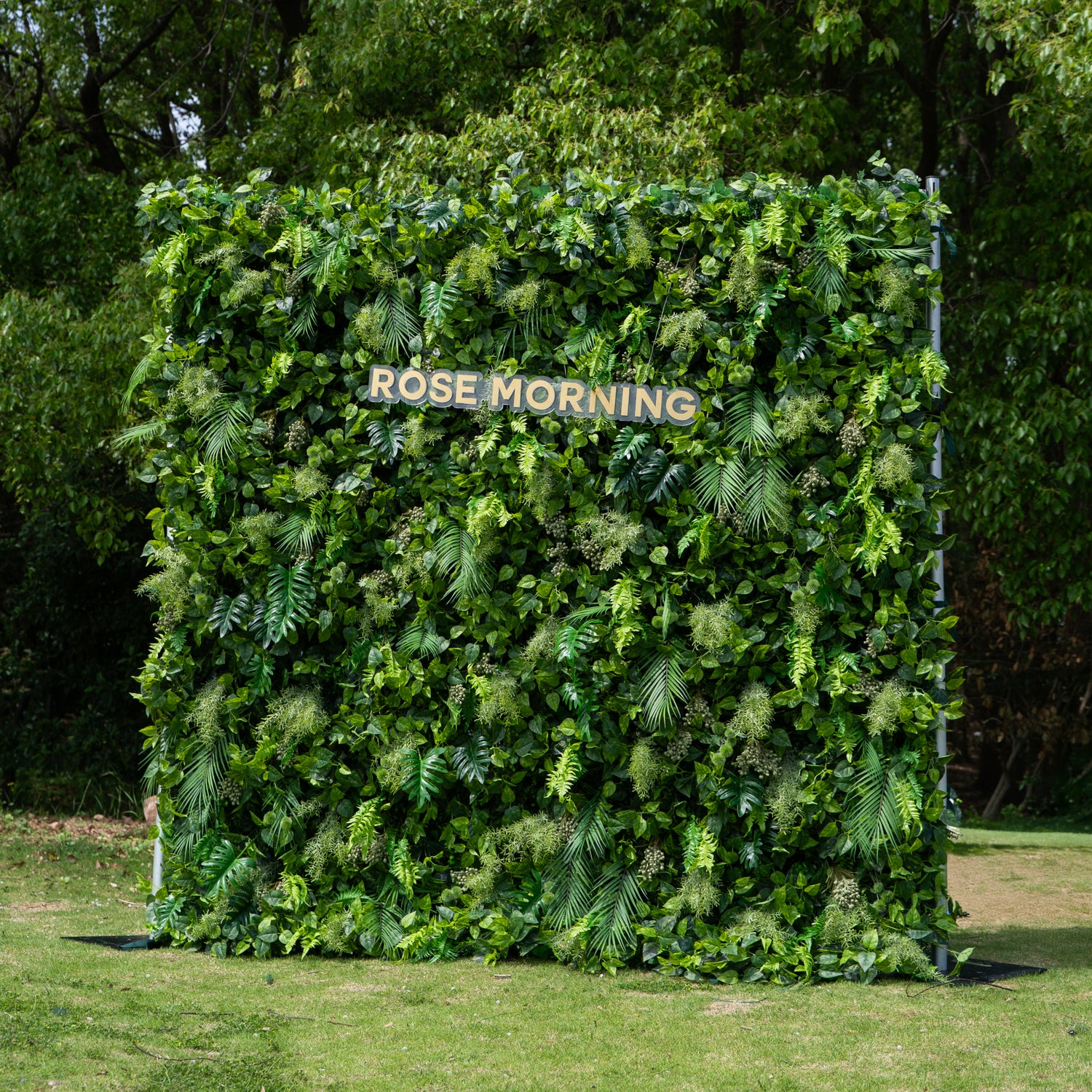 Kerline：4D Fabric Artificial rolling up curtain flower wall