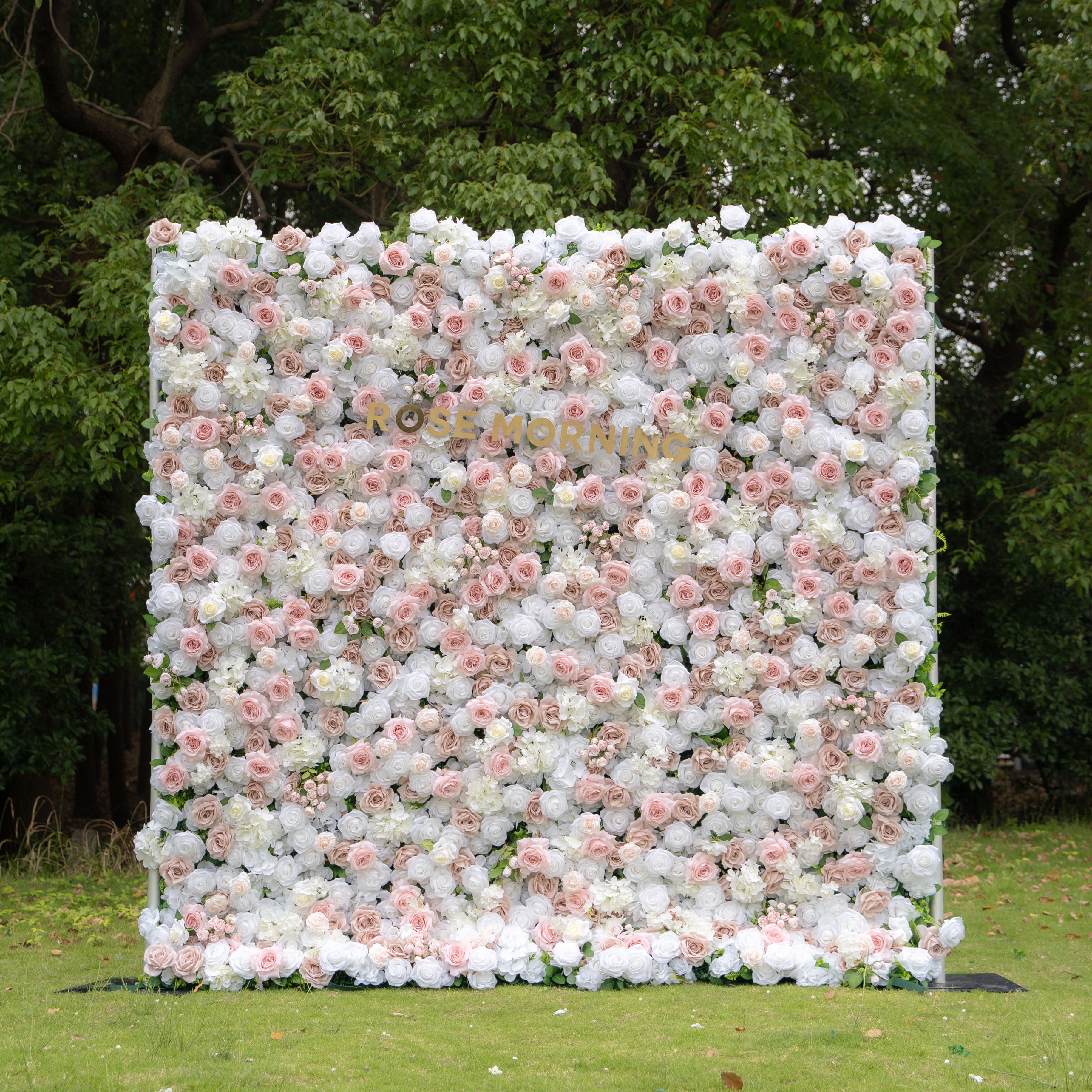 Khloe：5D Fabric Artificial rolling up curtain flower wall
