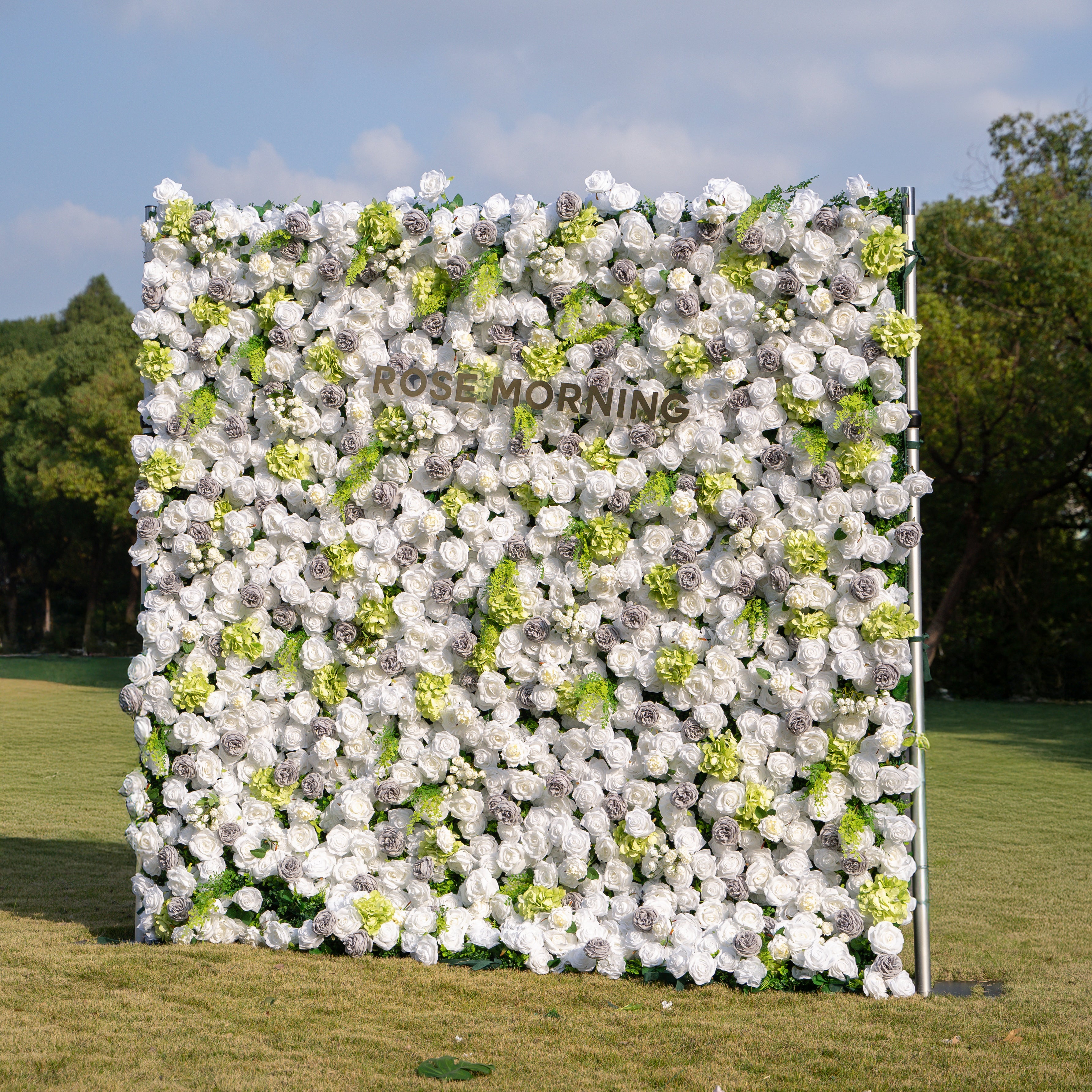 Lavinia：5D Fabric Artificial rolling up curtain flower wall