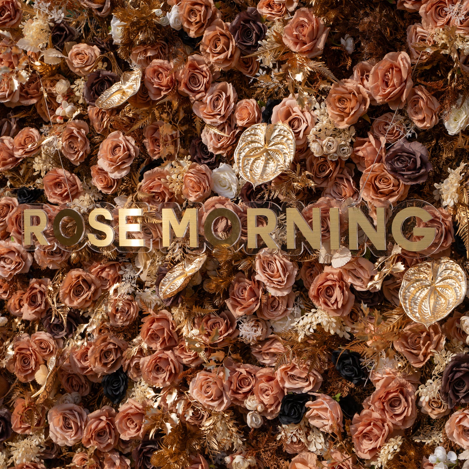Lucien: 5D Vintage Brown Silk Rose Flower Wall Roll-Up Fabric Backdrop with Gold Accents for Autumn Weddings &amp; Events