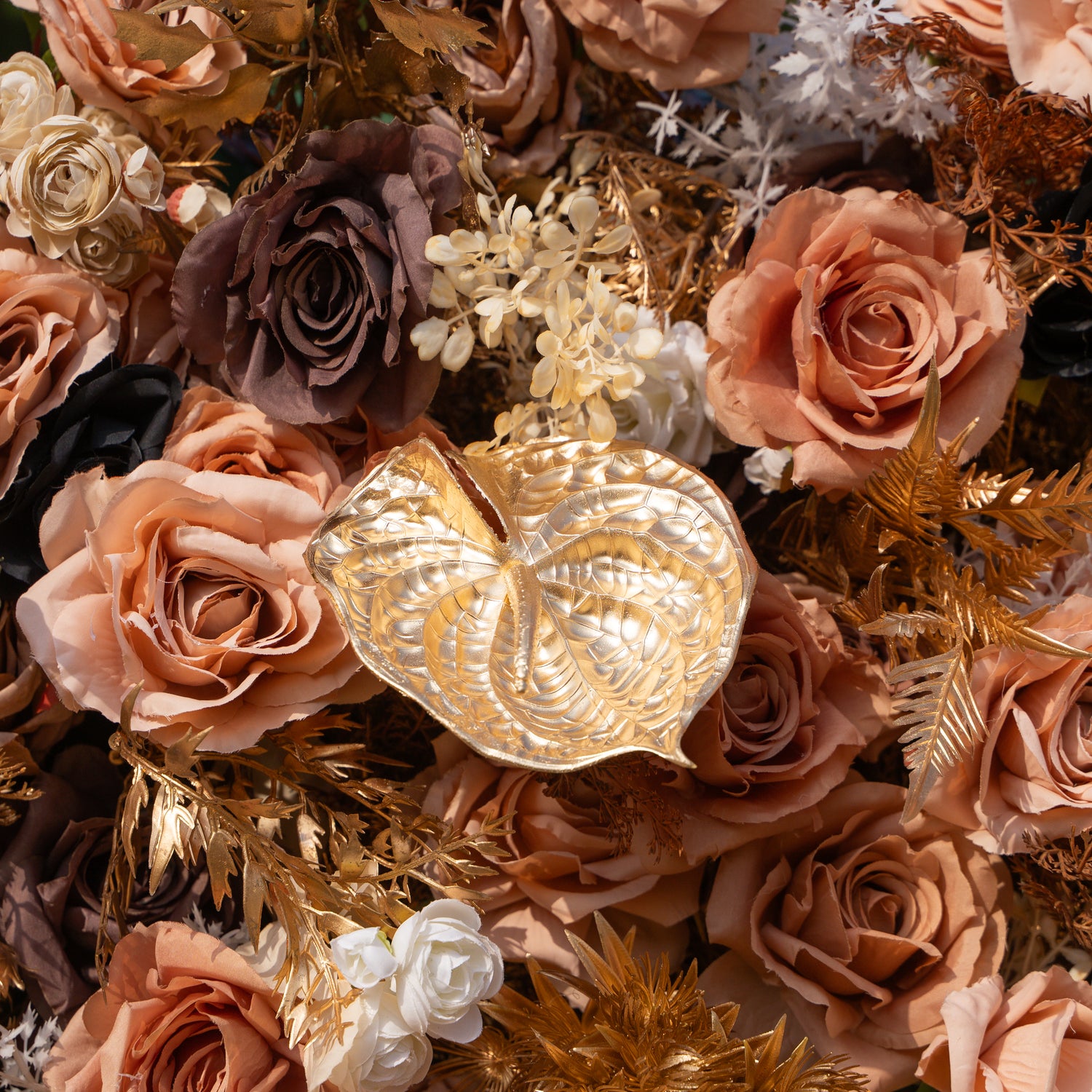 Lucien: 5D Vintage Brown Silk Rose Flower Wall Roll-Up Fabric Backdrop with Gold Accents for Autumn Weddings &amp; Events