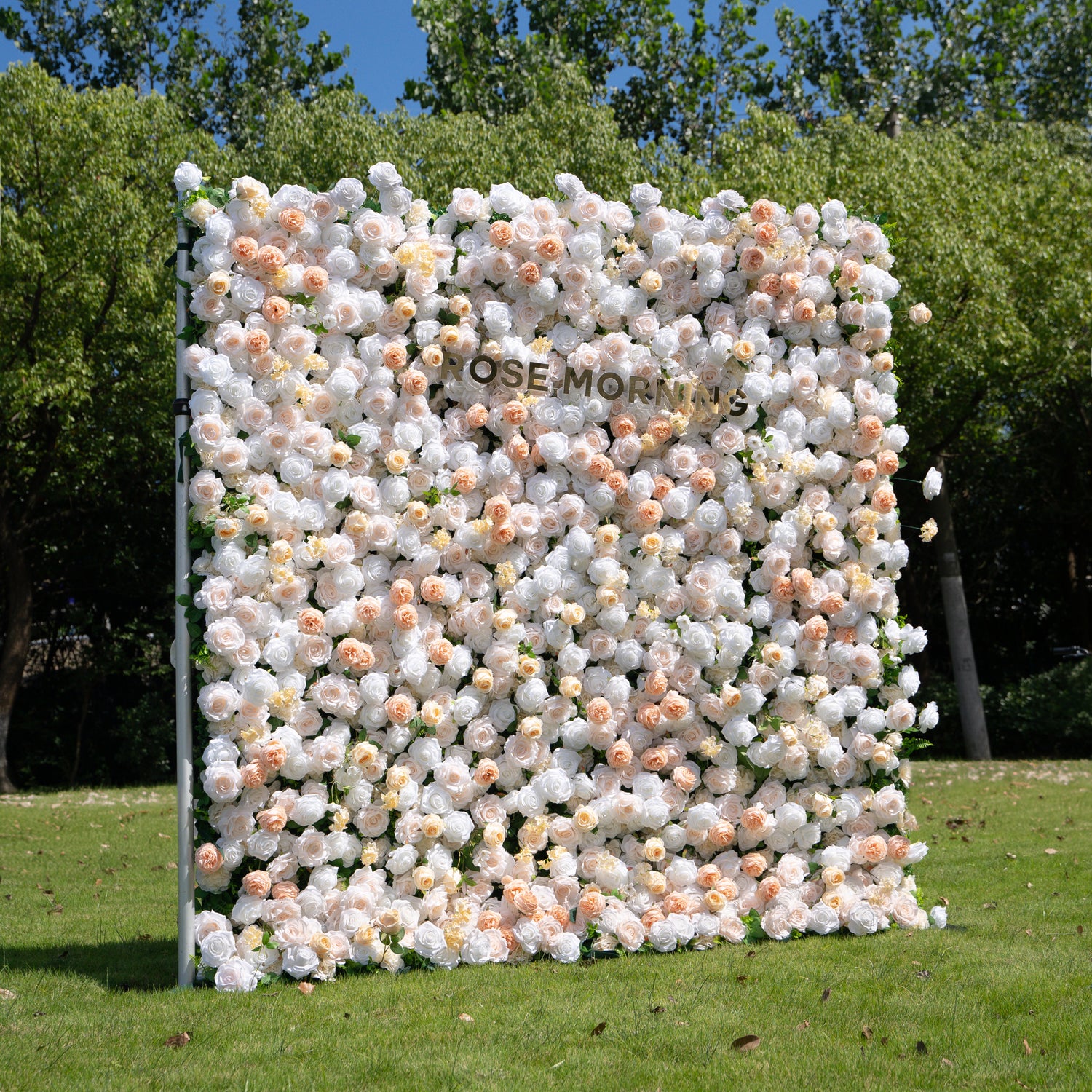 Marissa：3D Fabric Artificial rolling up curtain flower wall