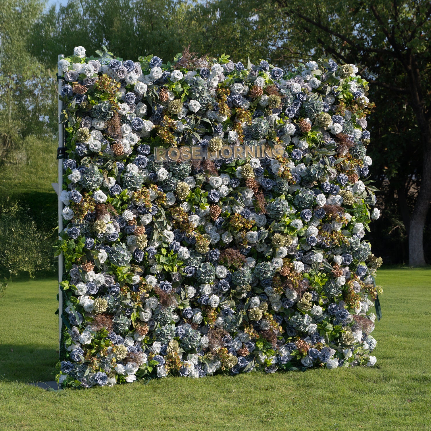 Maturo：5D Fabric Artificial rolling up curtain flower wall