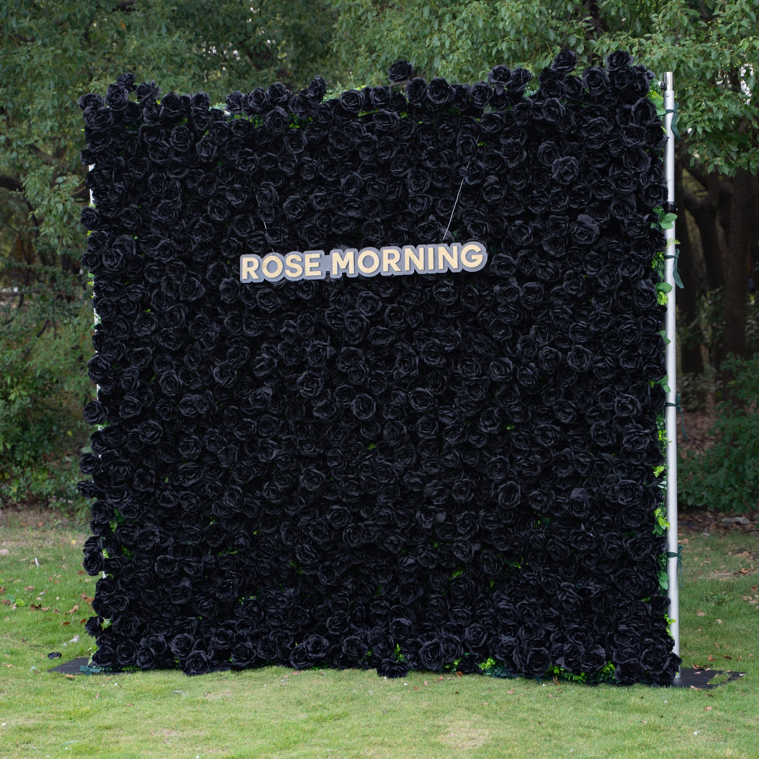 Max：5D Fabric Artificial rolling up curtain flower wall