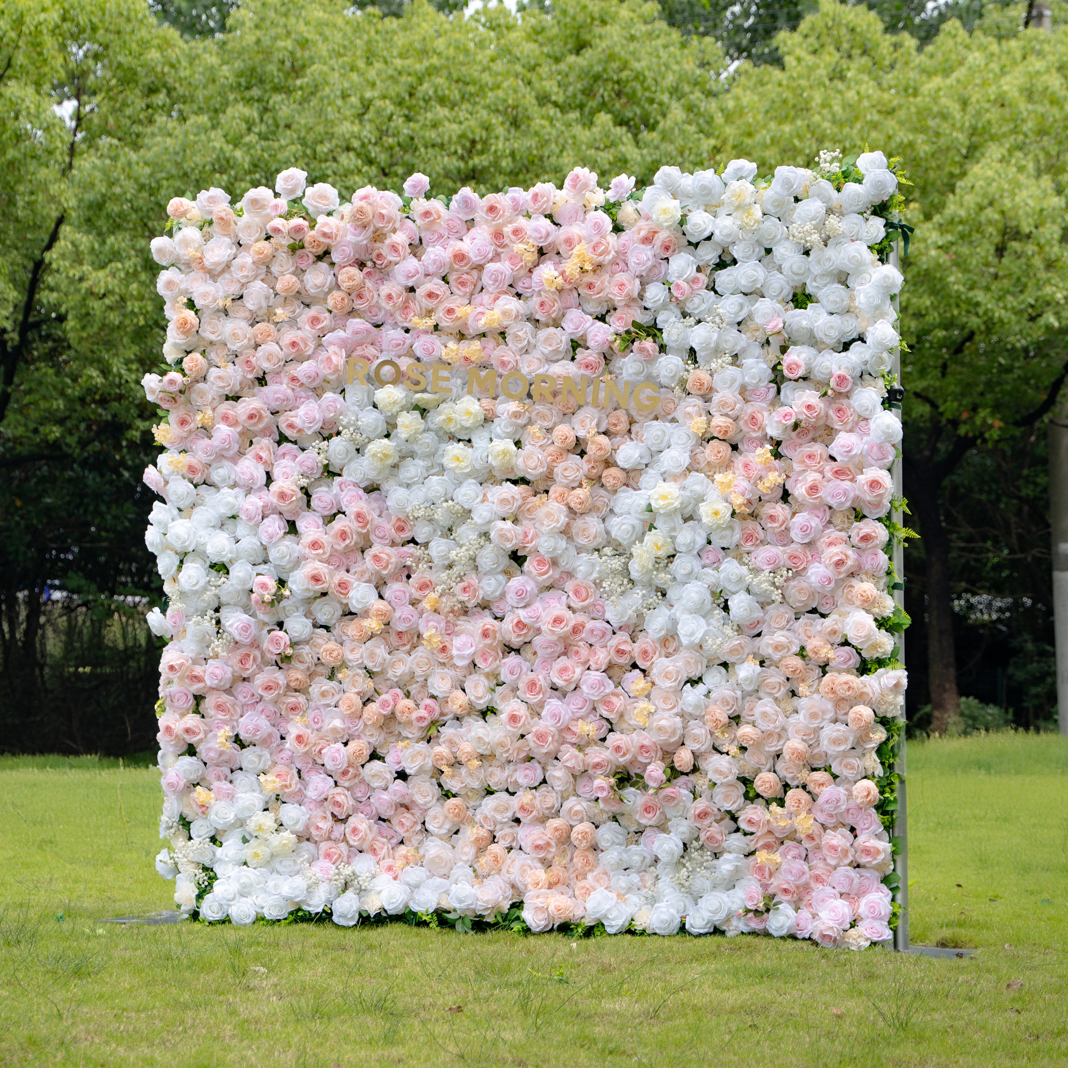 Melina：5D Fabric Artificial rolling up curtain flower wall