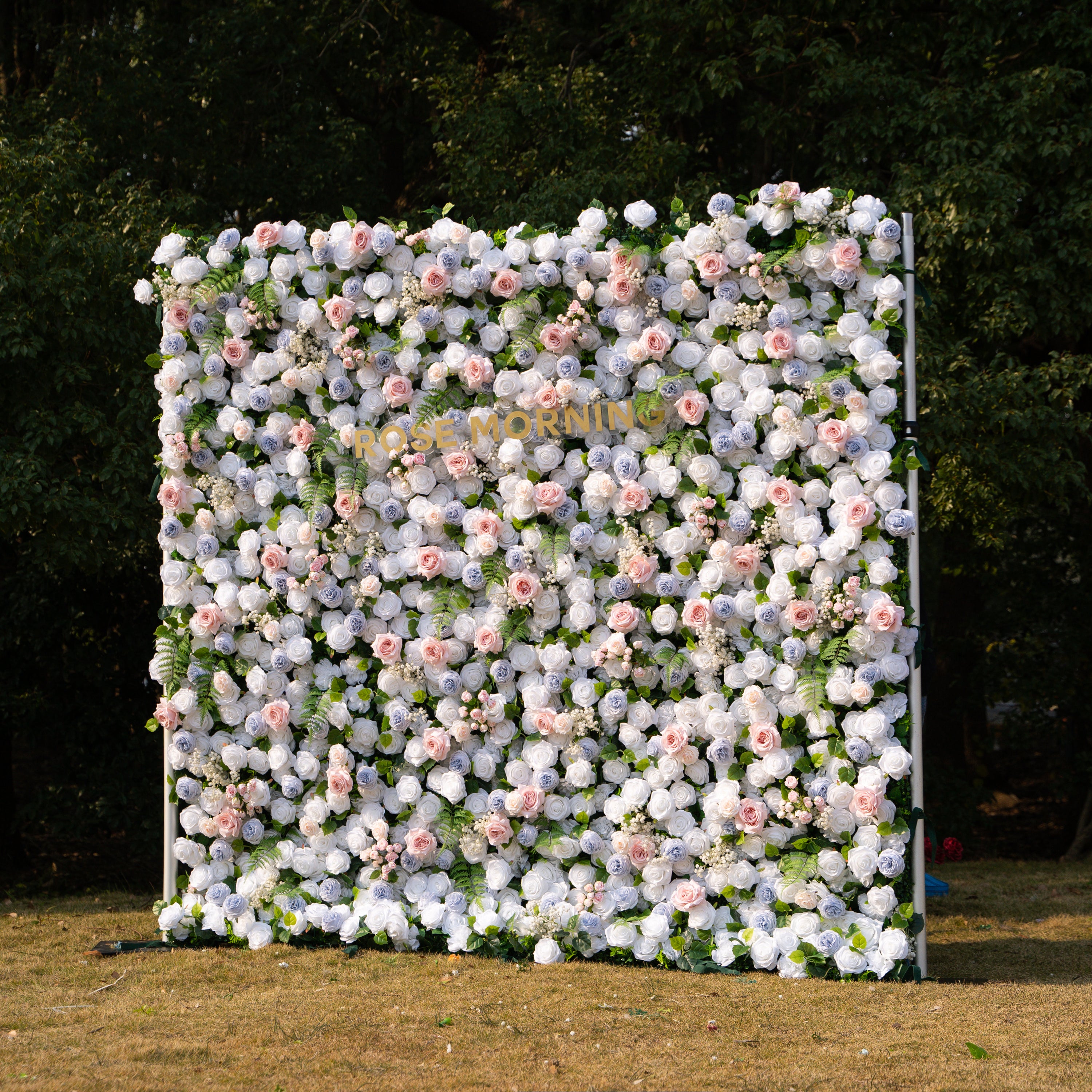 Melinda：5D Fabric Artificial rolling up curtain flower wall