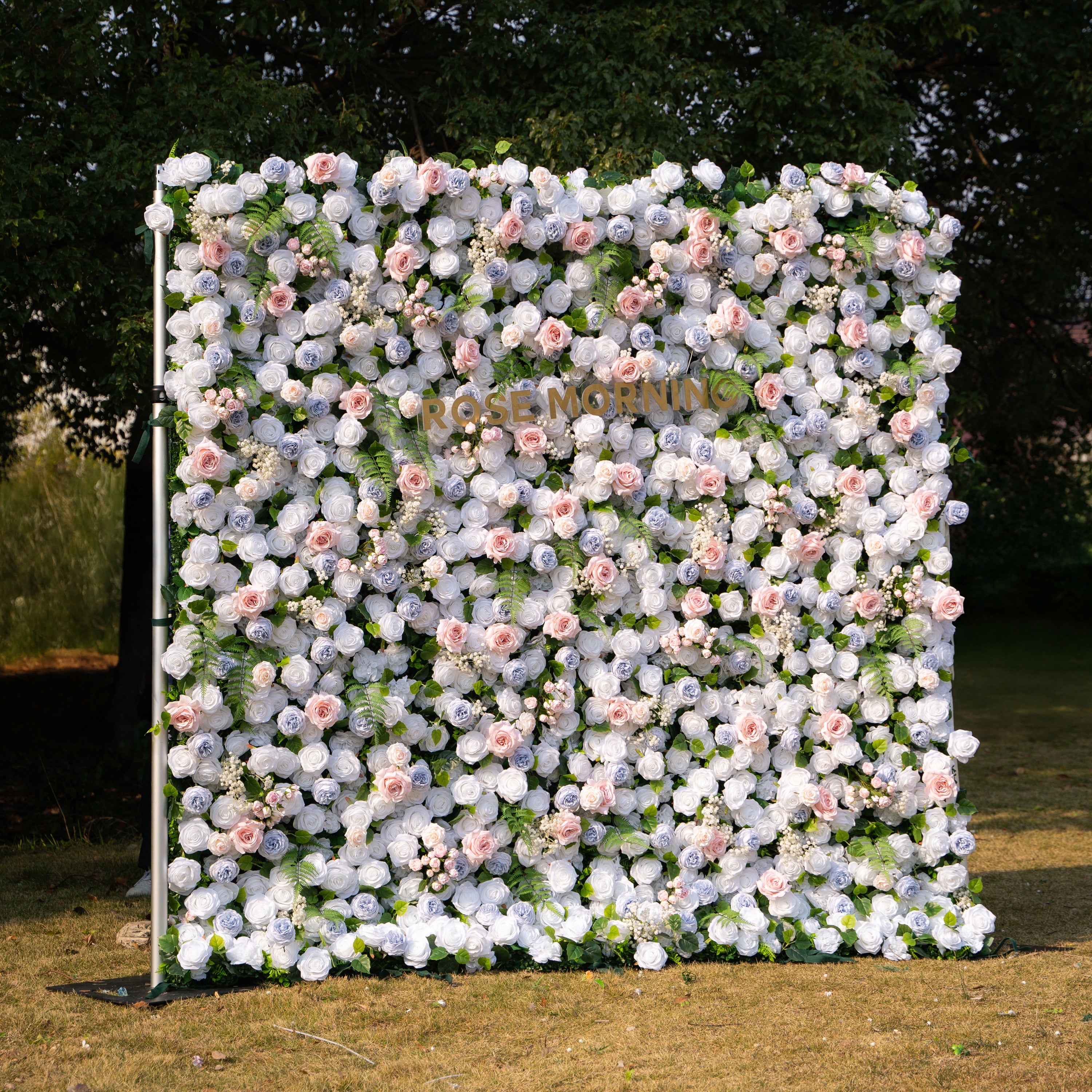 Melinda：5D Fabric Artificial rolling up curtain flower wall