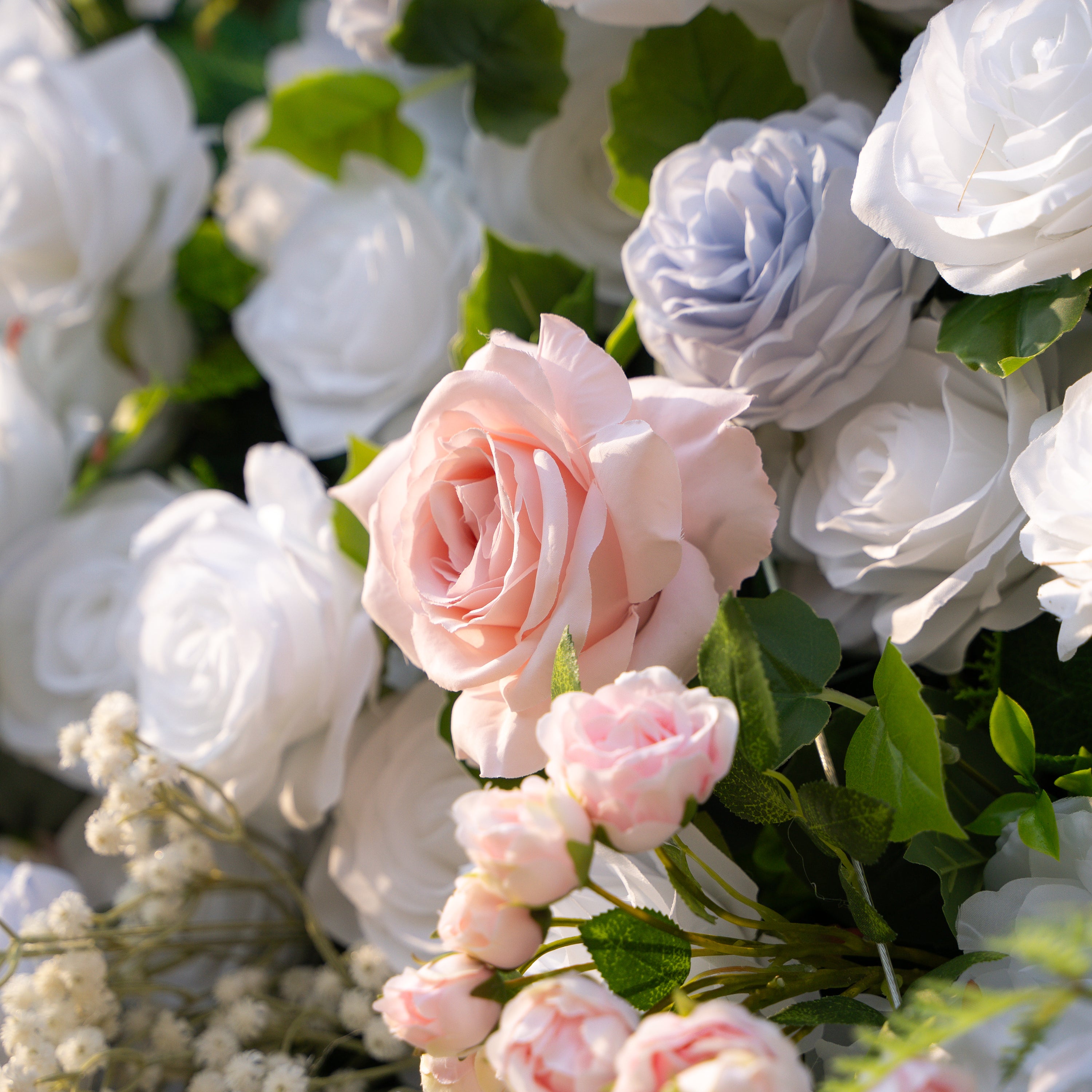 Melinda：5D Fabric Artificial rolling up curtain flower wall