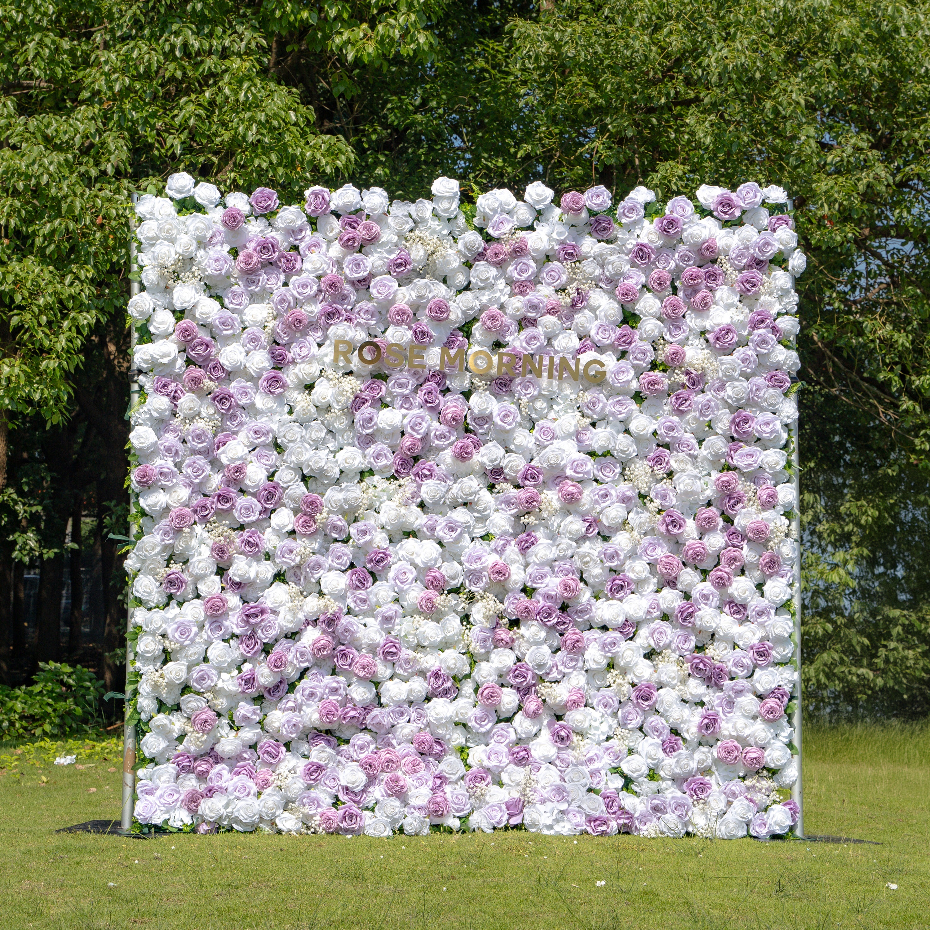 Millie：3D Fabric Artificial rolling up curtain flower wall