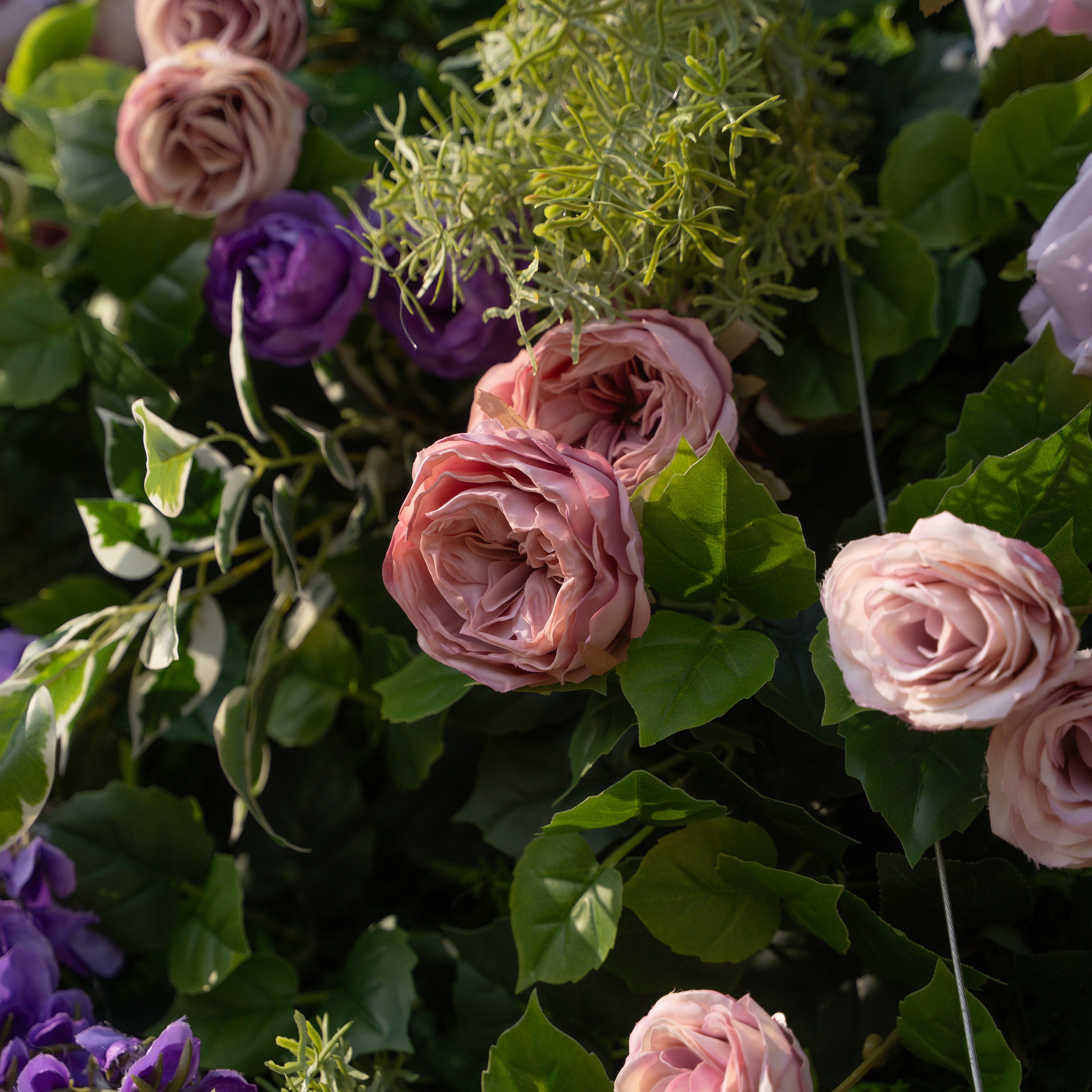 Morado：3D Fabric Artificial rolling up curtain flower wall