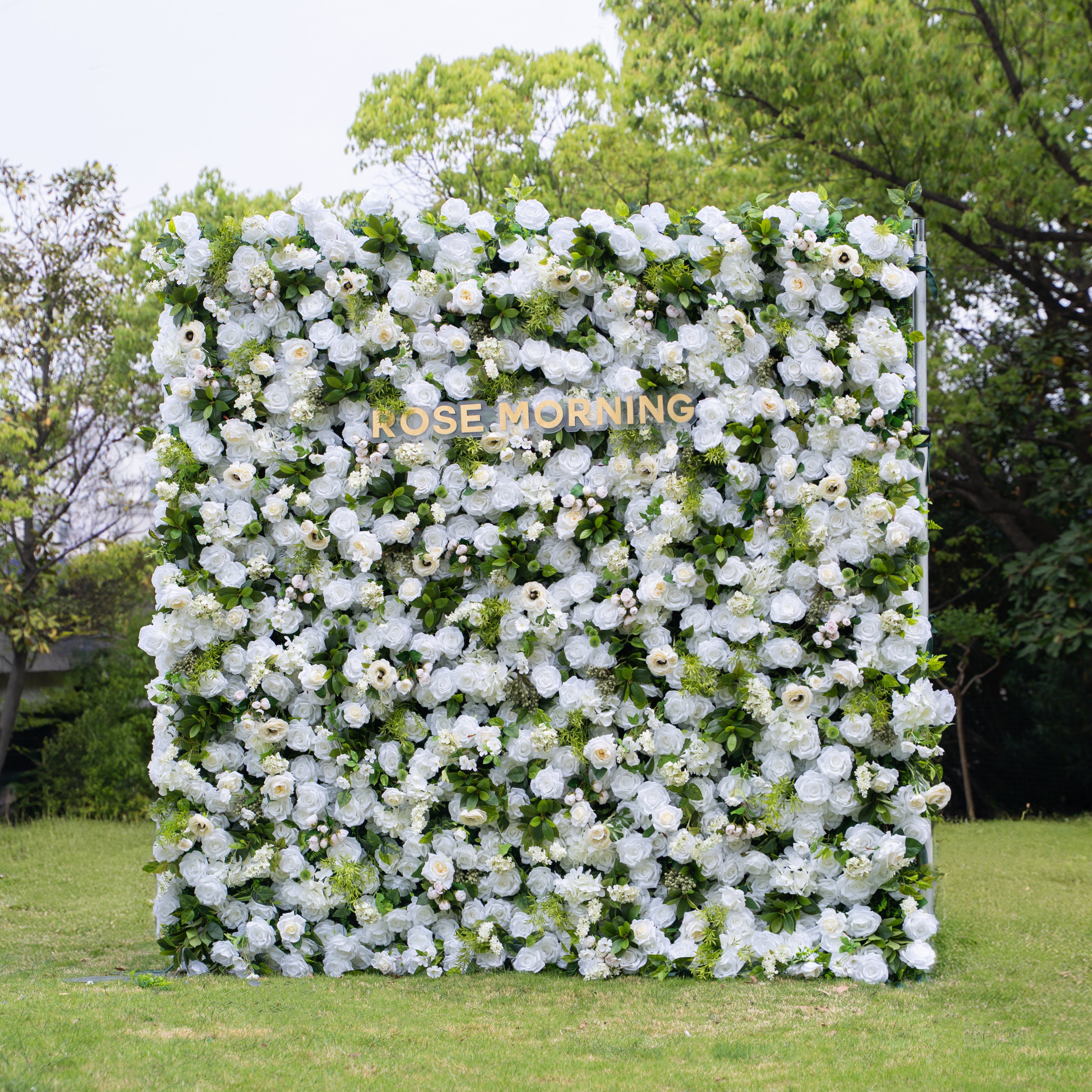 Olisa：5D Fabric Artificial rolling up curtain flower wall