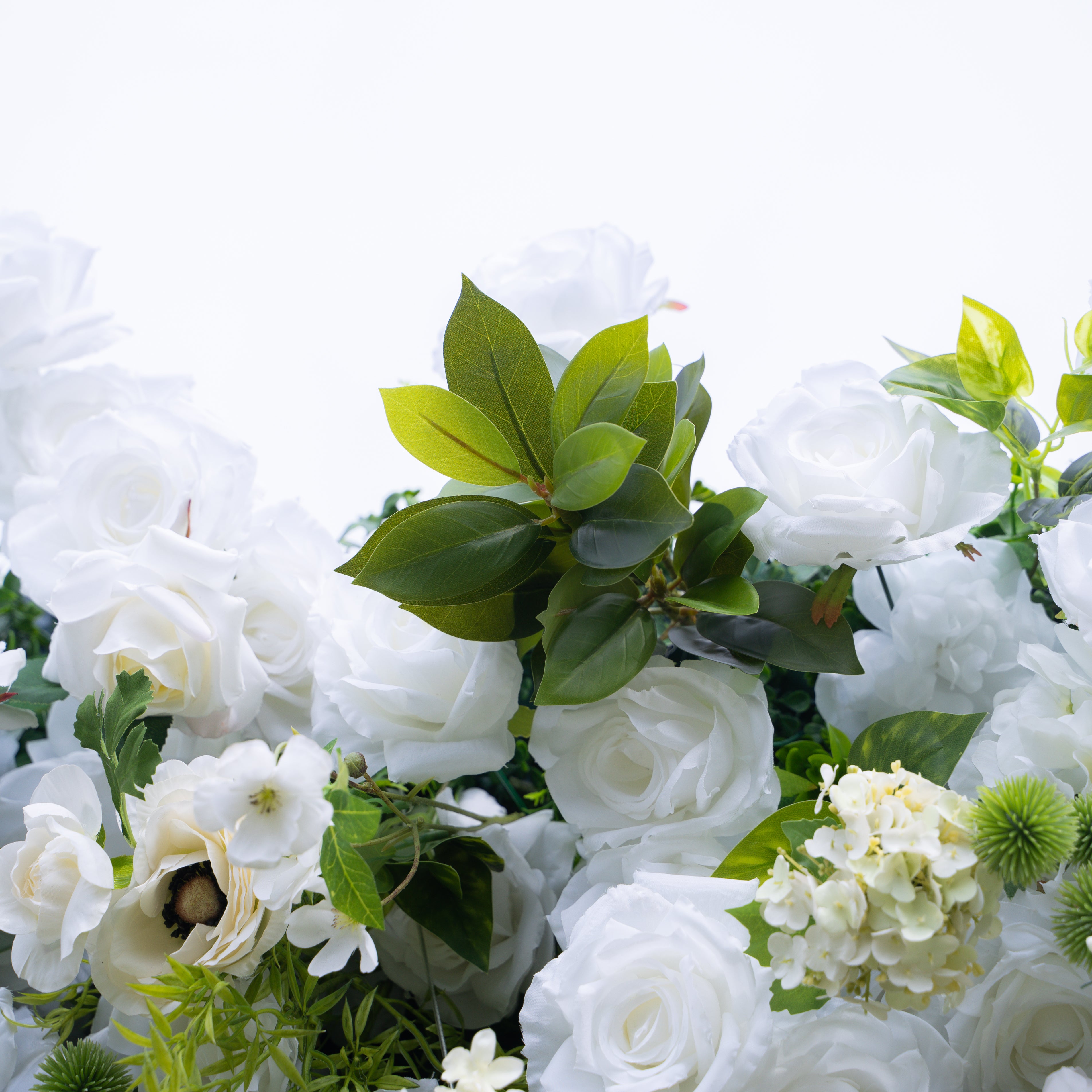 Olisa：5D Fabric Artificial rolling up curtain flower wall
