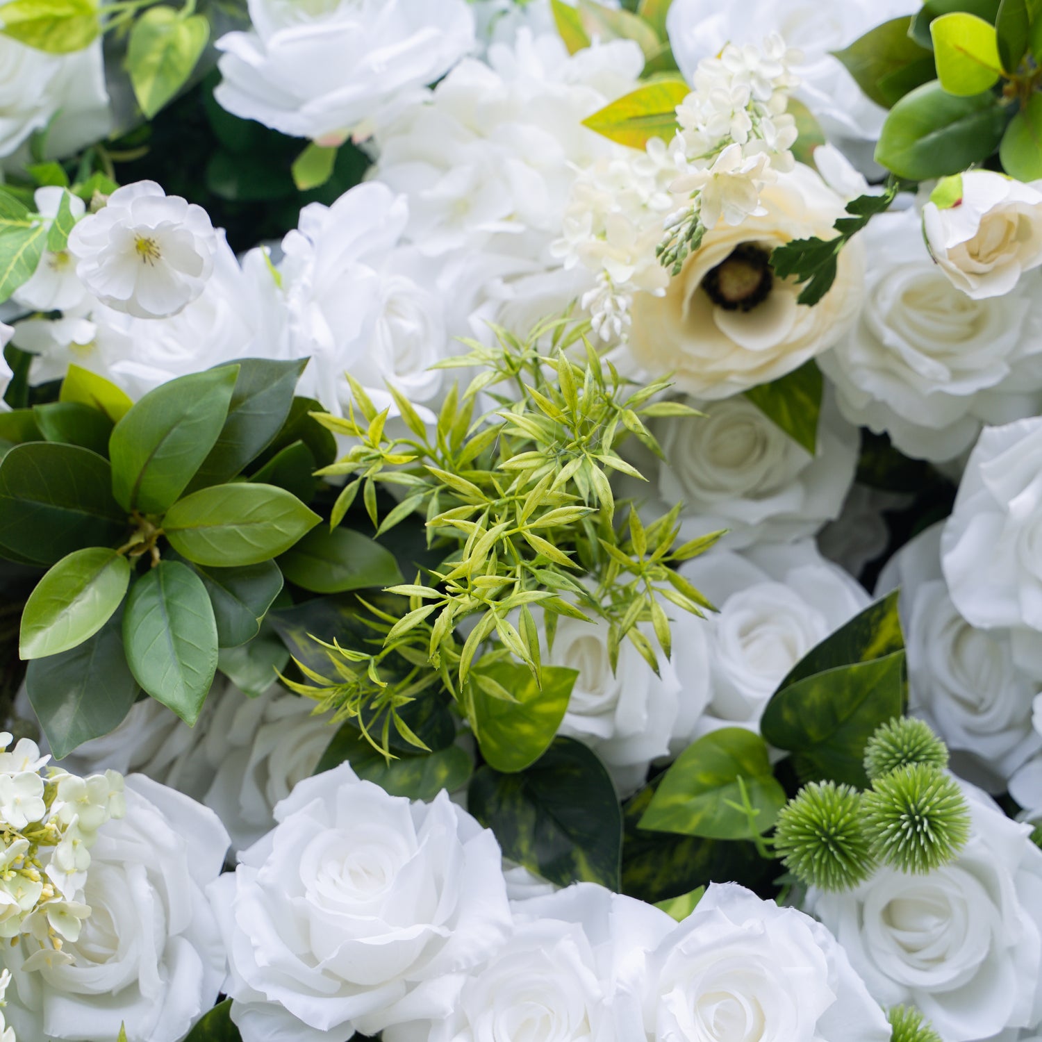 Olisa：5D Fabric Artificial rolling up curtain flower wall