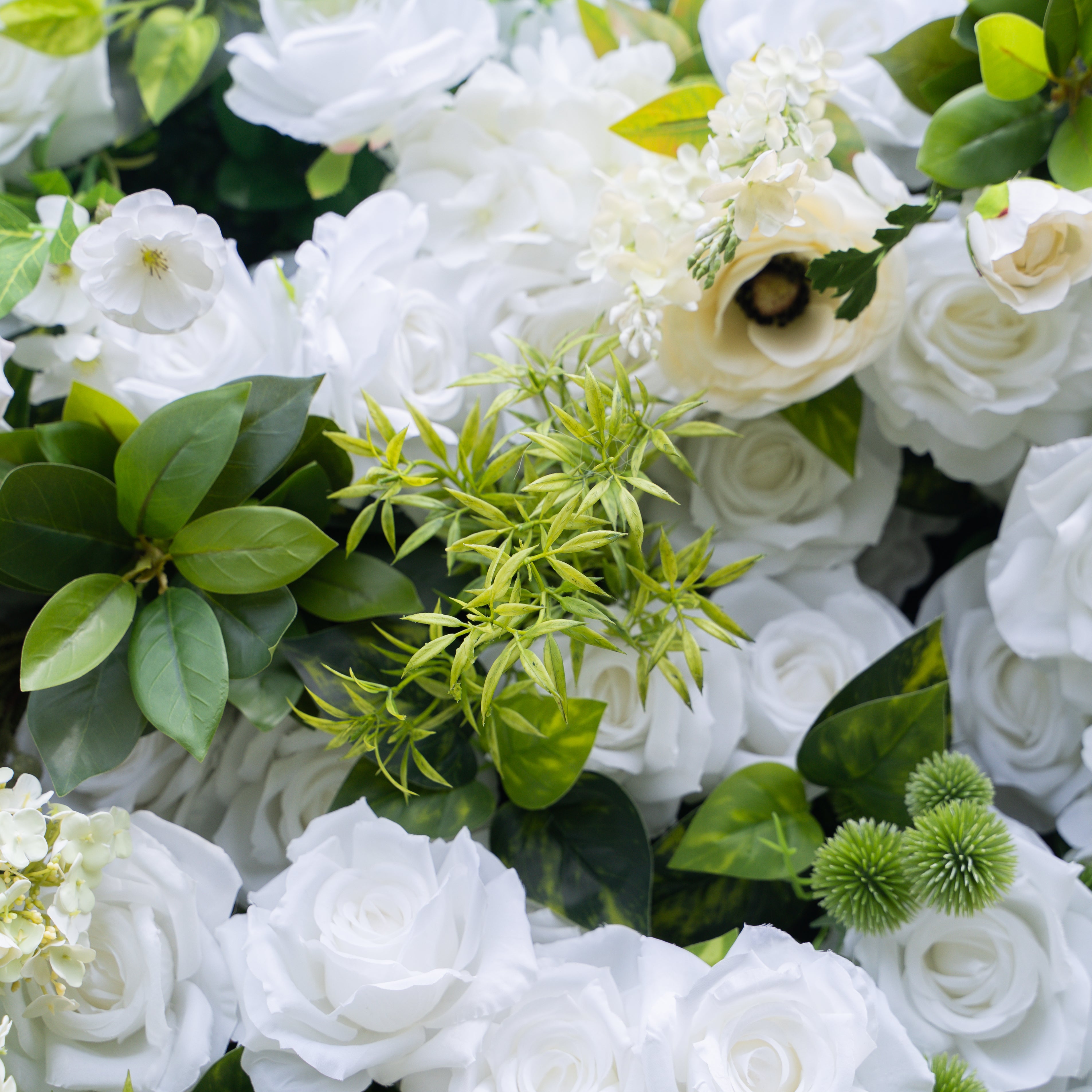 Olisa：5D Fabric Artificial rolling up curtain flower wall