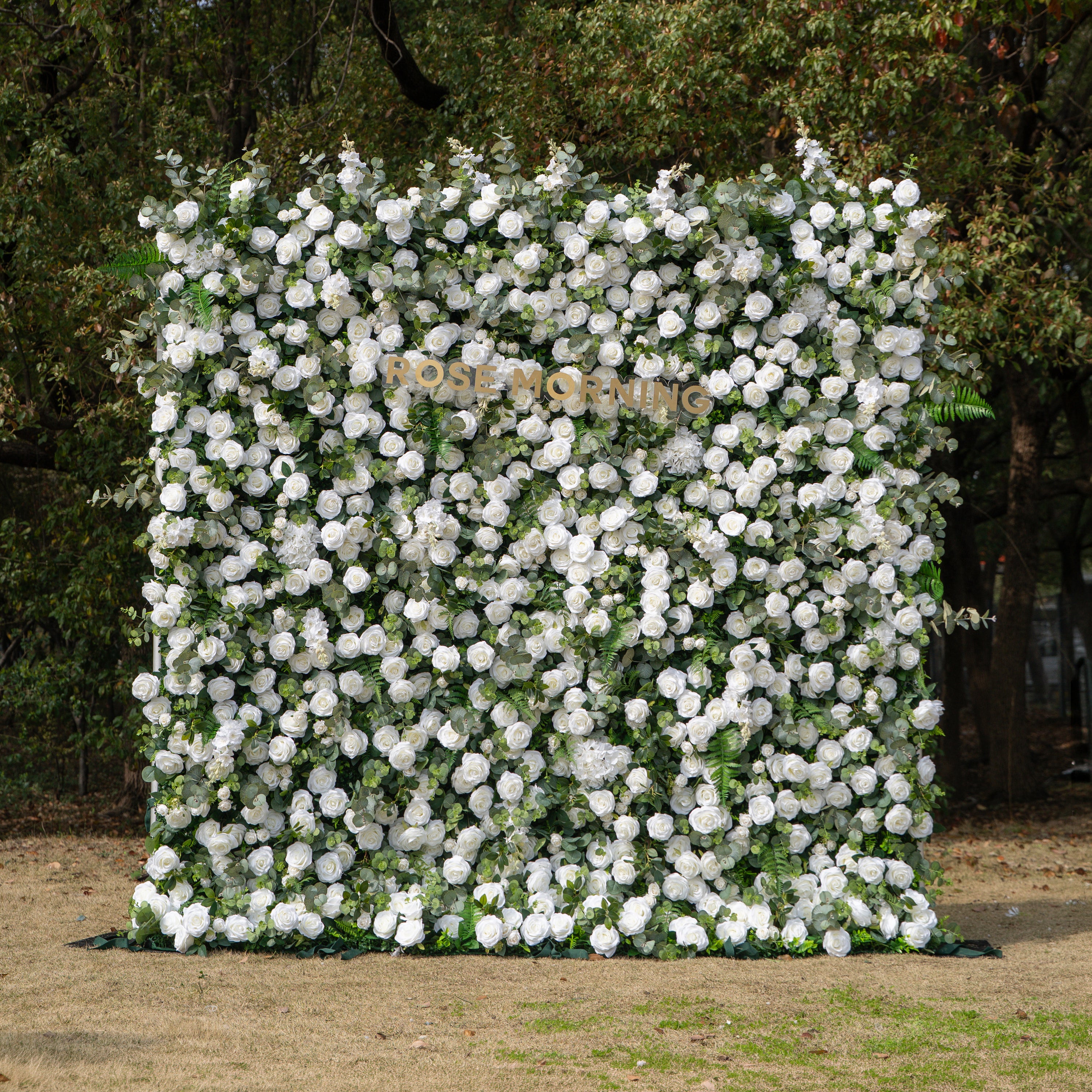 Orin: 5D Elegant White Silk Rose &amp; Greenery Wall Roll-Up Fabric Backdrop for Grand Garden Weddings &amp; Receptions