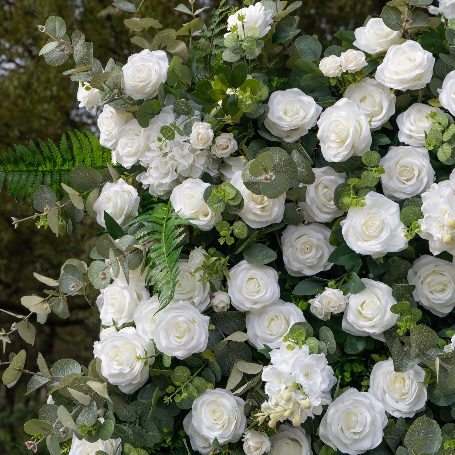 Orin: 5D Elegant White Silk Rose &amp; Greenery Wall Roll-Up Fabric Backdrop for Grand Garden Weddings &amp; Receptions